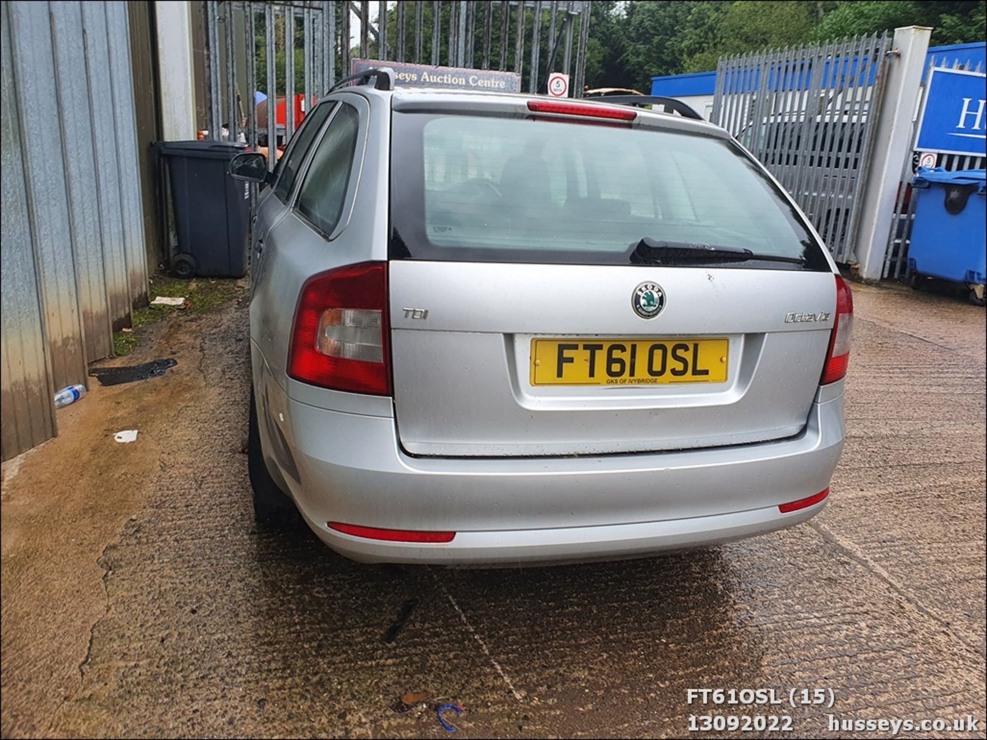 12/61 SKODA OCTAVIA S TDI CR - 1598cc 5dr Estate (Silver, 244k) - Image 15 of 32