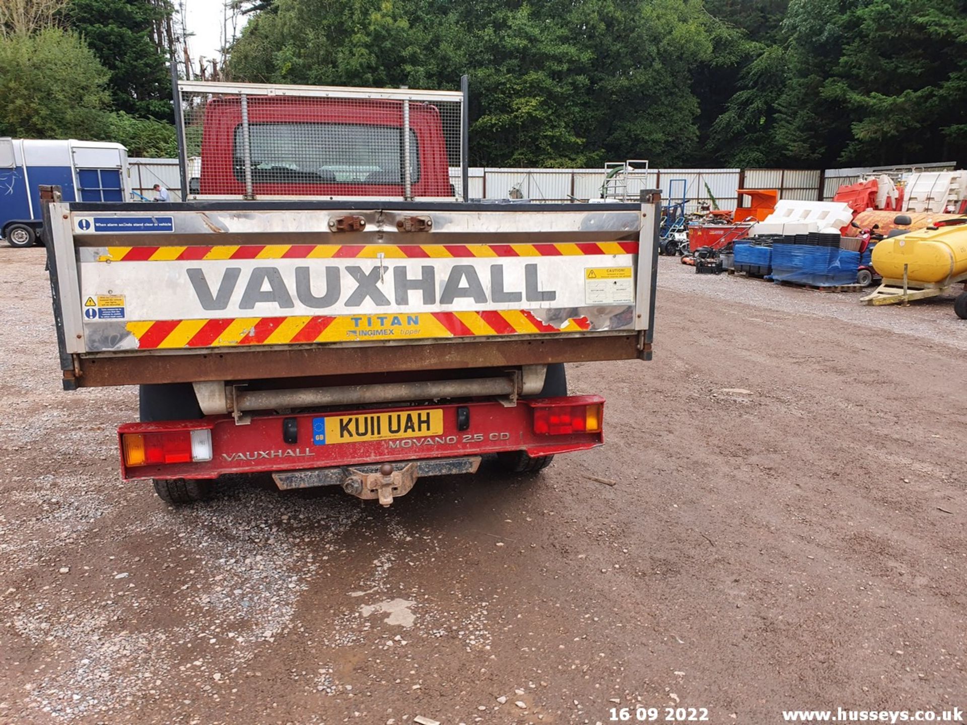 11/11 VAUXHALL MOVANO 3500 CDTI MWB - 2464cc 2dr Tipper (Red, 52k) - Image 23 of 44