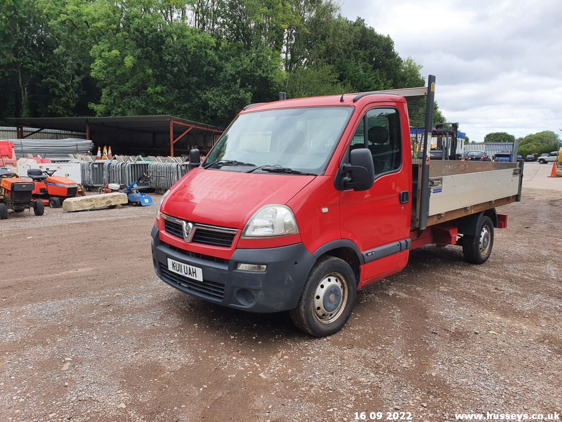 11/11 VAUXHALL MOVANO 3500 CDTI MWB - 2464cc 2dr Tipper (Red, 52k) - Image 14 of 44