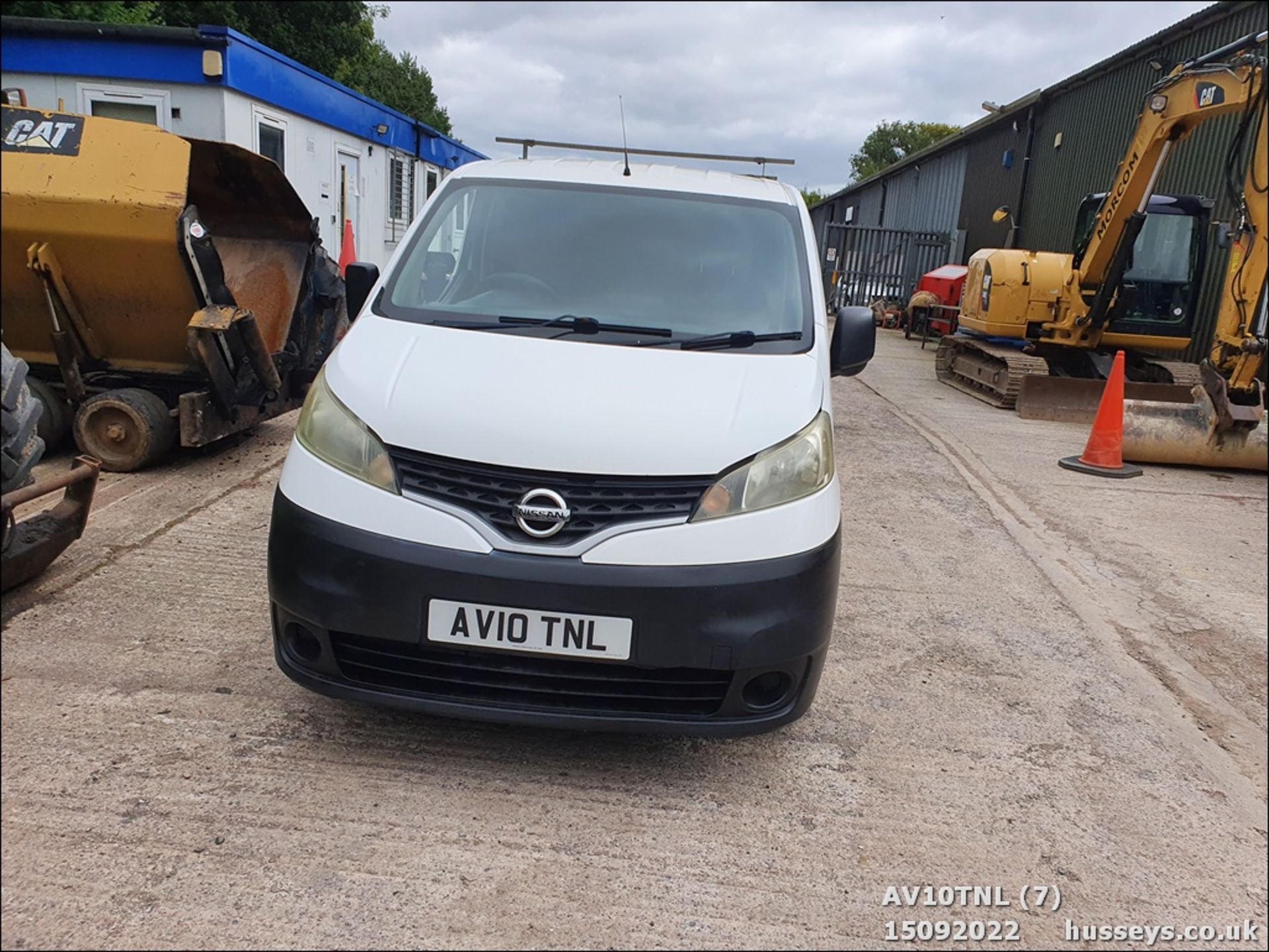 10/10 NISSAN NV200 SE DCI - 1461cc 6dr Van (White) - Image 7 of 35