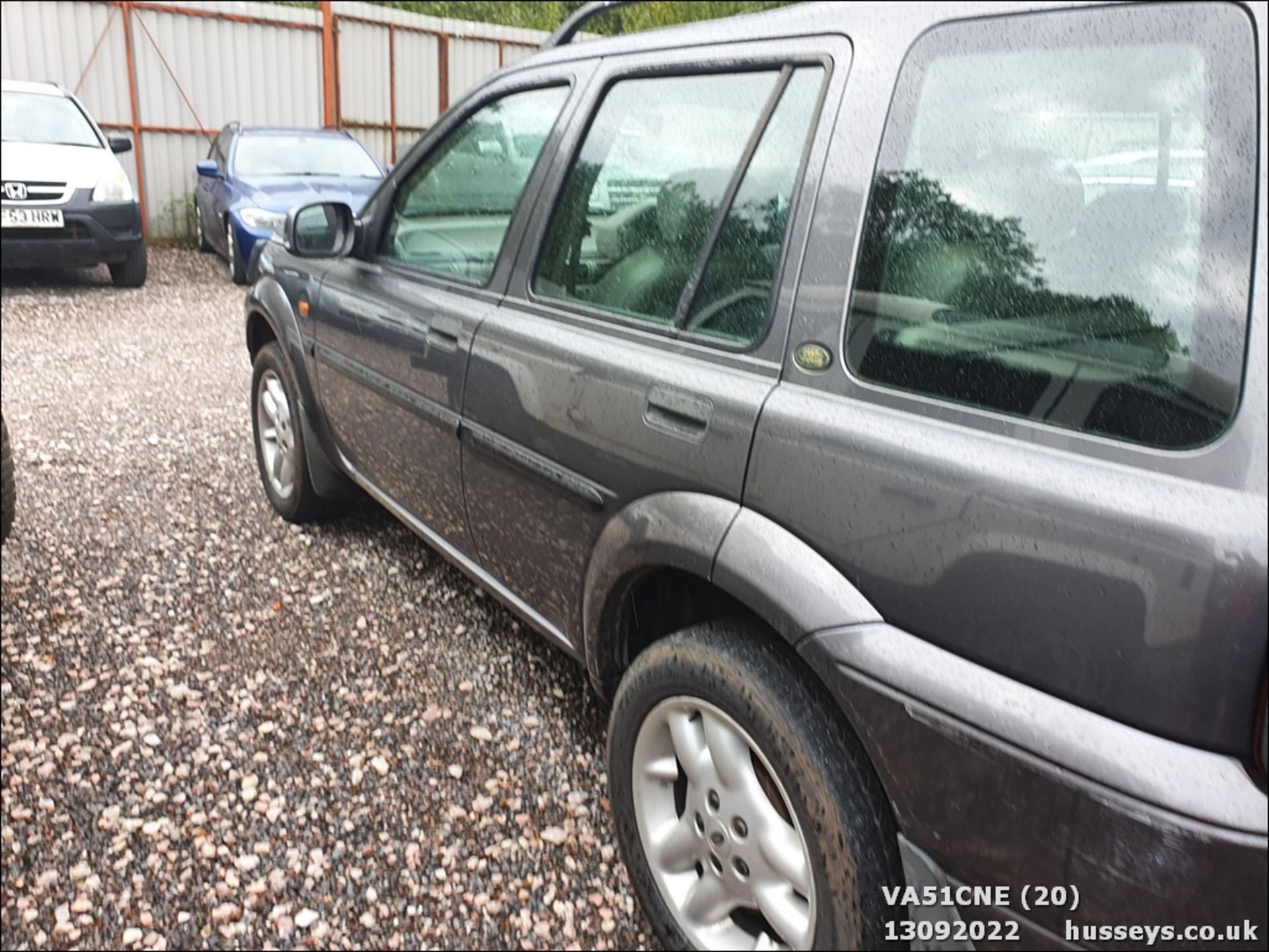 01/51 LAND ROVER FREELANDER TD4 ES AUTO - 1951cc 4dr Estate (Grey) - Image 20 of 26