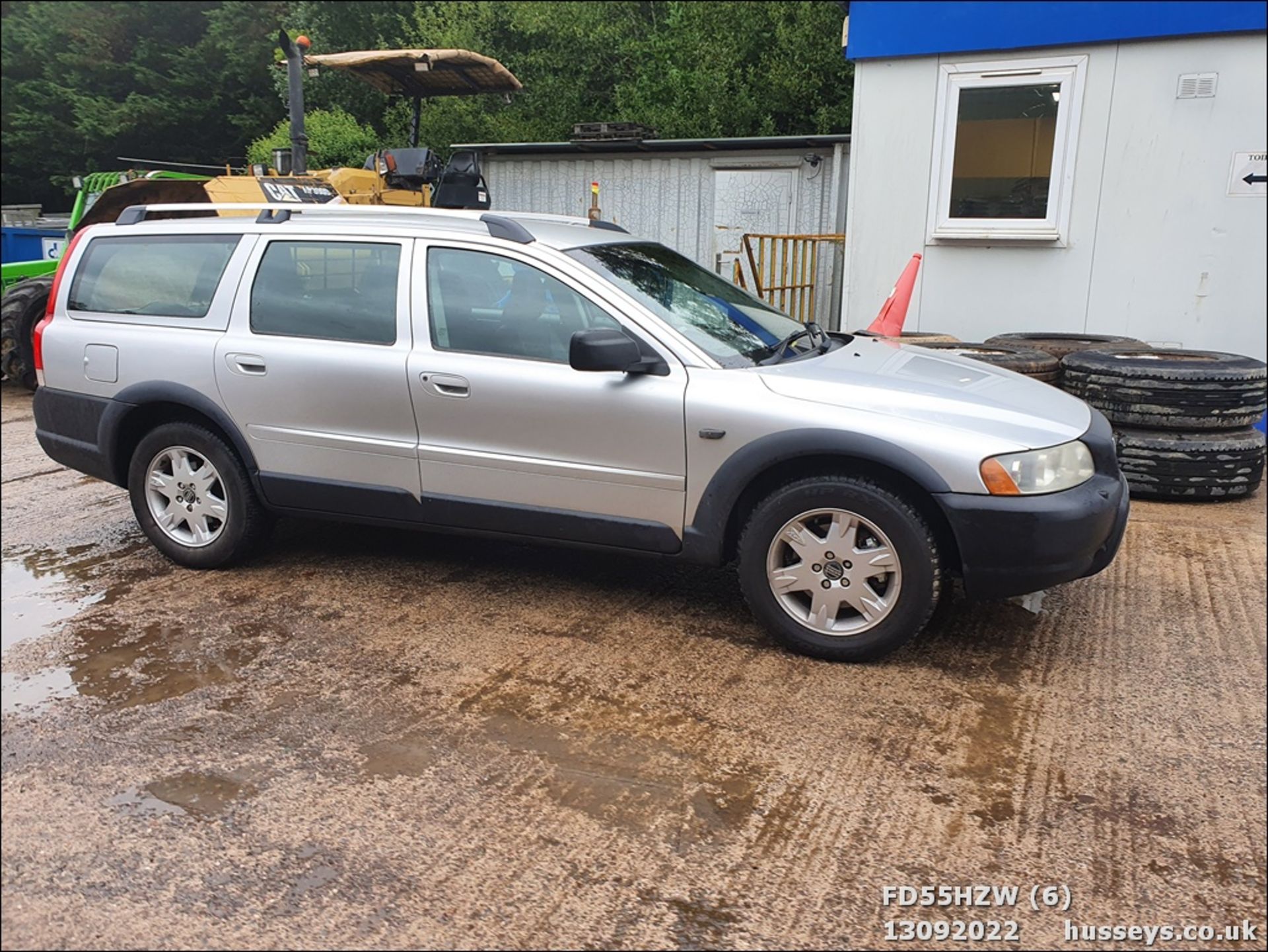 05/55 VOLVO XC70 D SE - 2401cc 5dr Estate (Silver, 128k) - Image 6 of 34