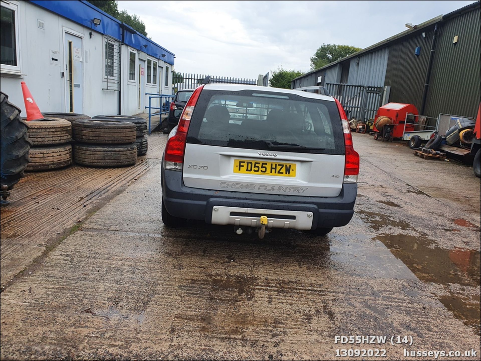 05/55 VOLVO XC70 D SE - 2401cc 5dr Estate (Silver, 128k) - Image 14 of 34