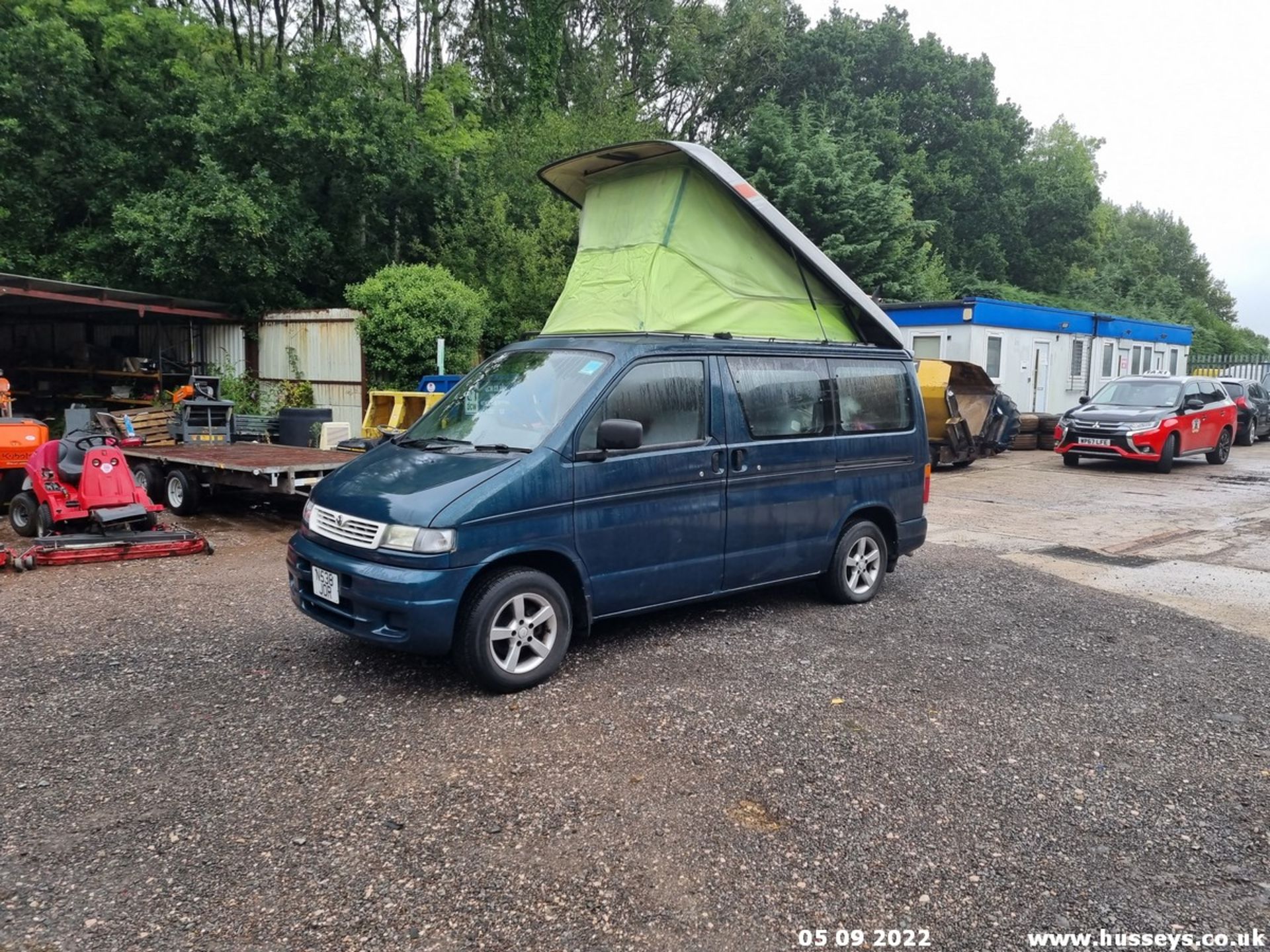 1995 MAZDA BONGO - 2498cc 4dr Estate (Green) - Image 2 of 30