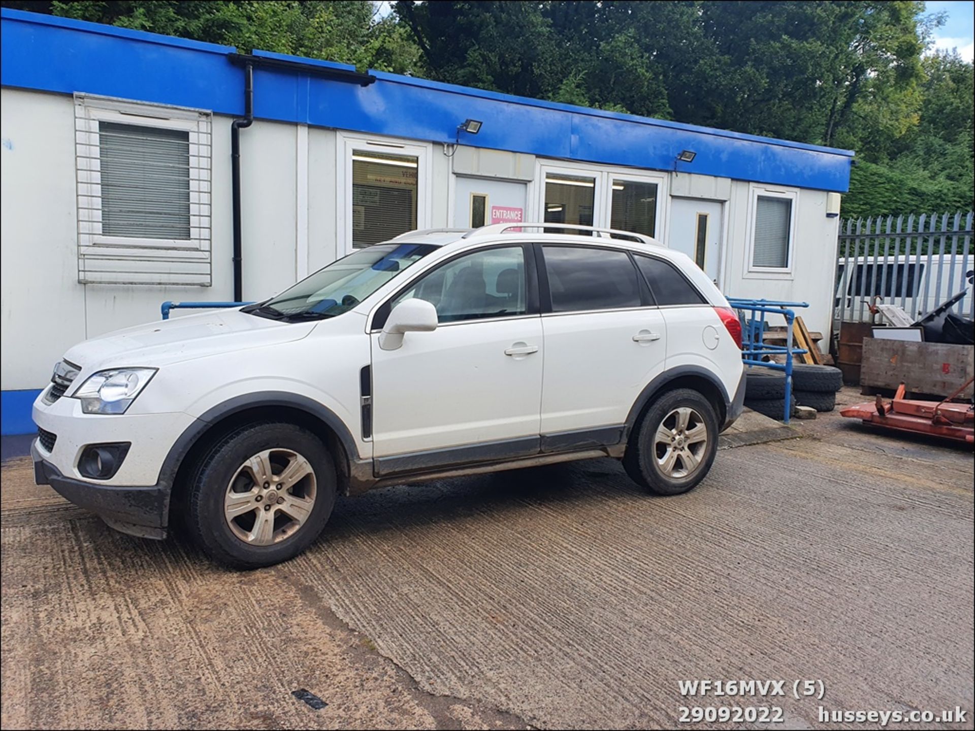 16/16 VAUXHALL ANTARA DIAMOND CDTI S/S - 2231cc 5dr Hatchback (White) - Image 5 of 31