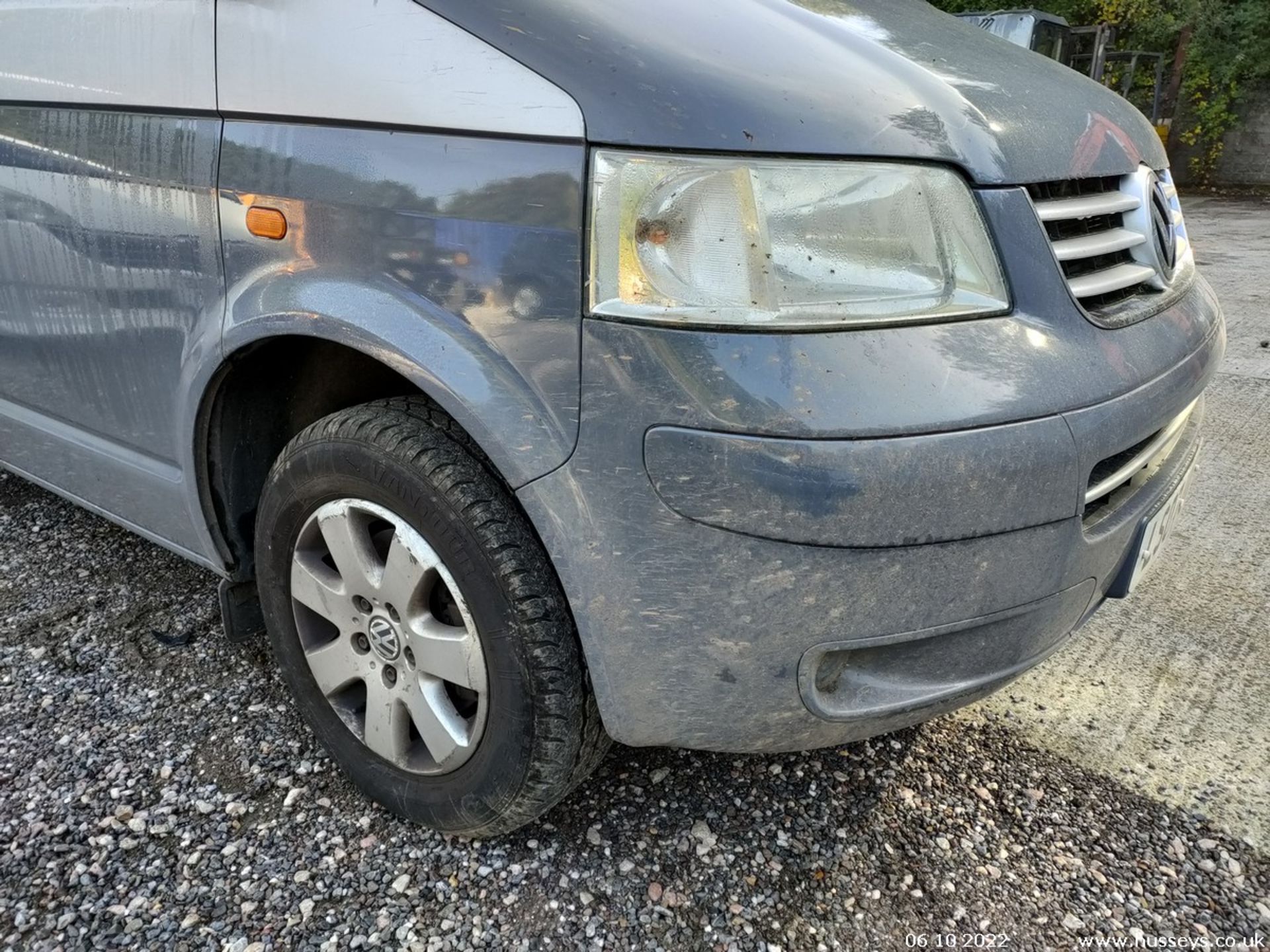 07/07 VOLKSWAGEN TRANSPORTER SHUT SE130 LWB A - 2460cc 5dr MPV (Silver) - Image 5 of 36