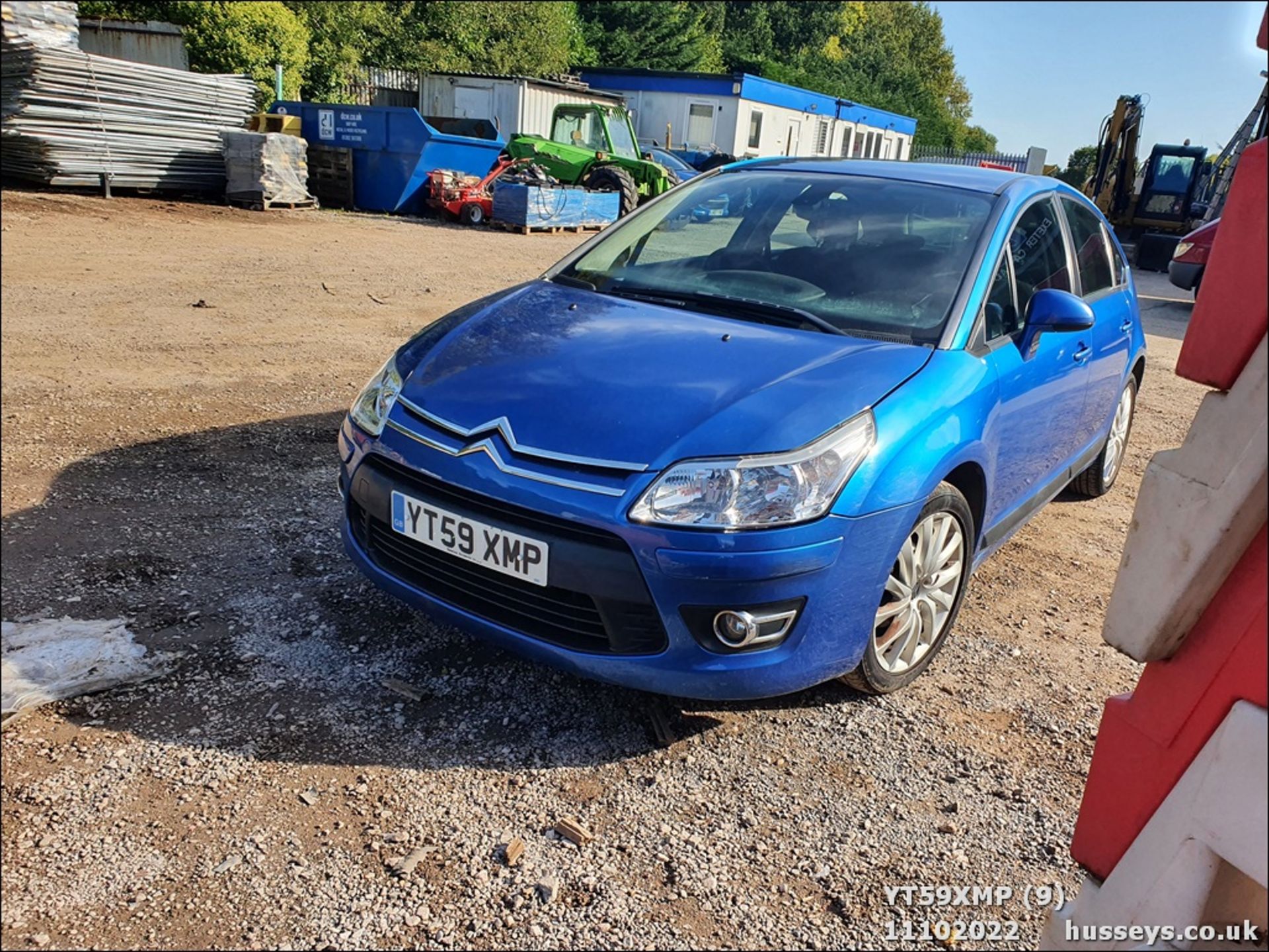 09/59 CITROEN C4 EXCLUSIVE 16V - 1598cc 5dr Hatchback (Blue) - Image 21 of 37