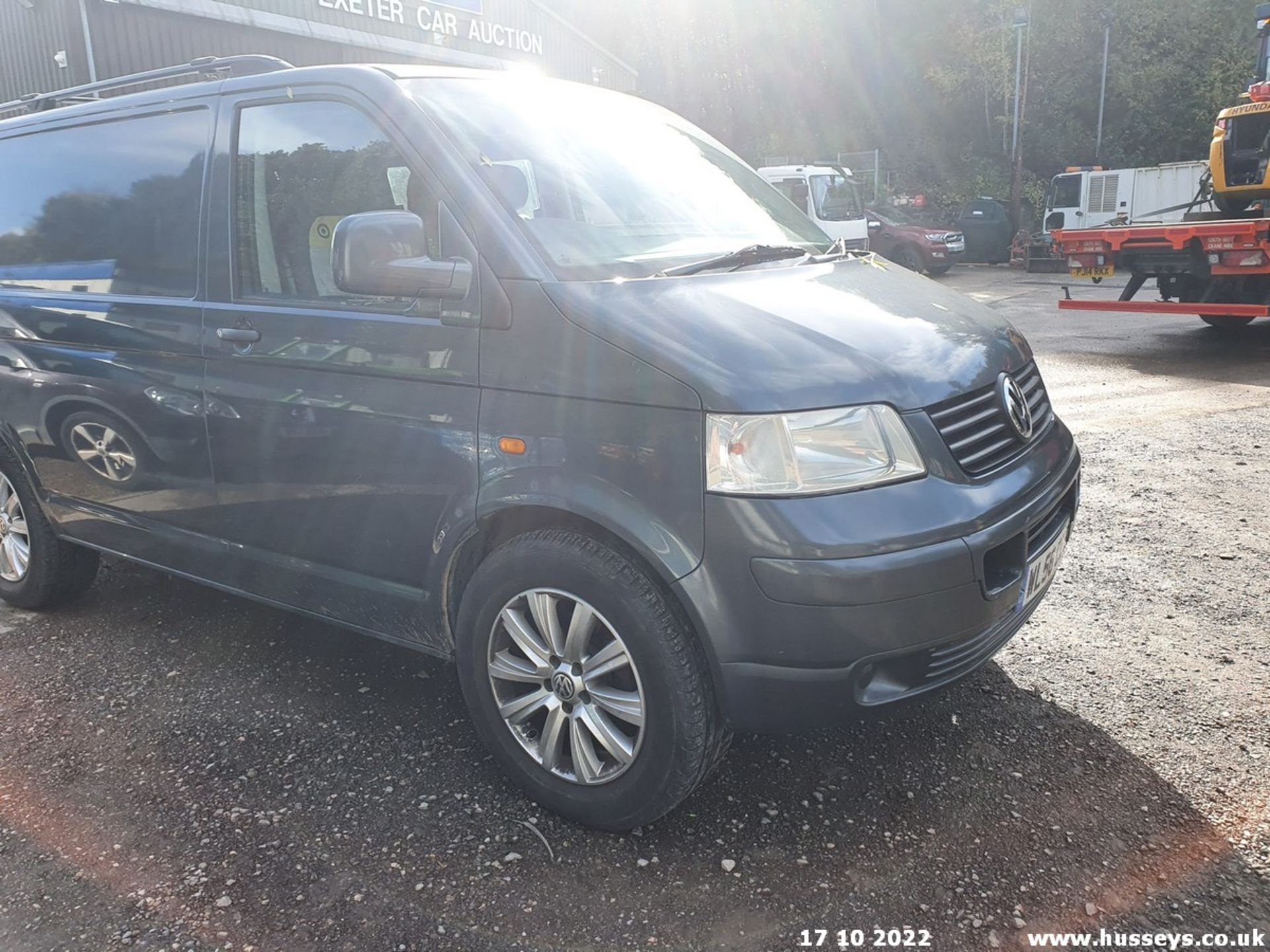 06/56 VOLKSWAGEN TRANSPORTER T28 130 TDI - 2460cc 5dr Van (Grey, 132k) - Image 20 of 37