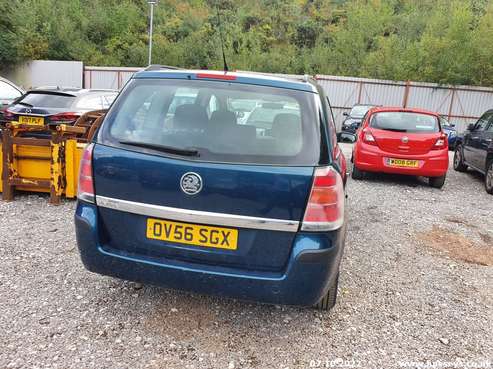 06/56 VAUXHALL ZAFIRA LIFE - 1598cc 5dr MPV (Turquoise, 104k) - Image 7 of 29