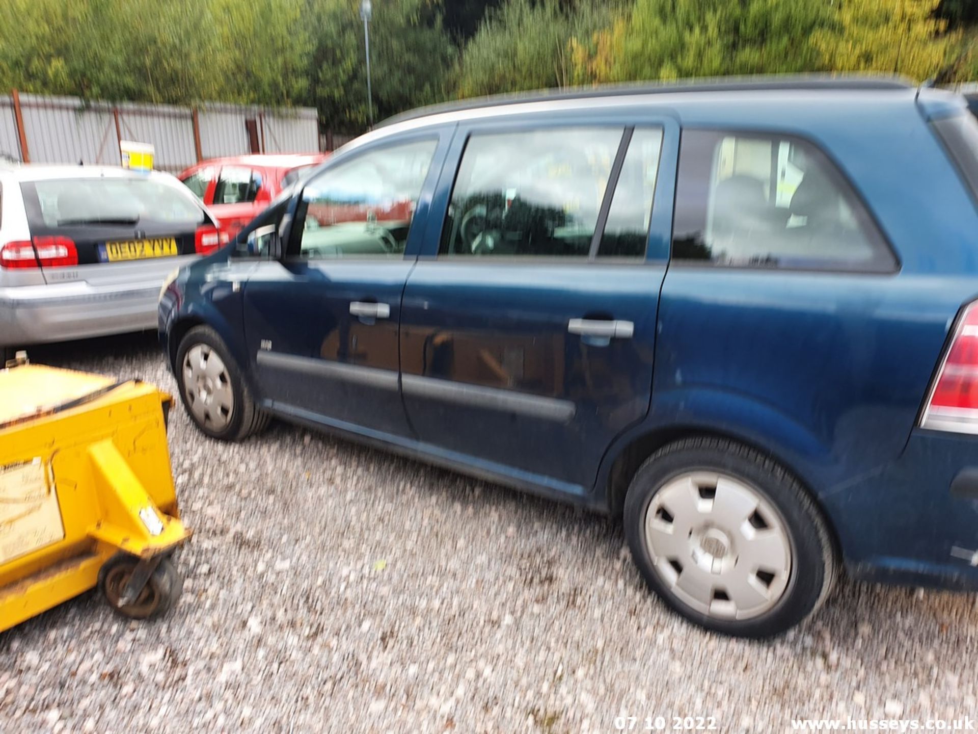 06/56 VAUXHALL ZAFIRA LIFE - 1598cc 5dr MPV (Turquoise, 104k) - Image 11 of 29