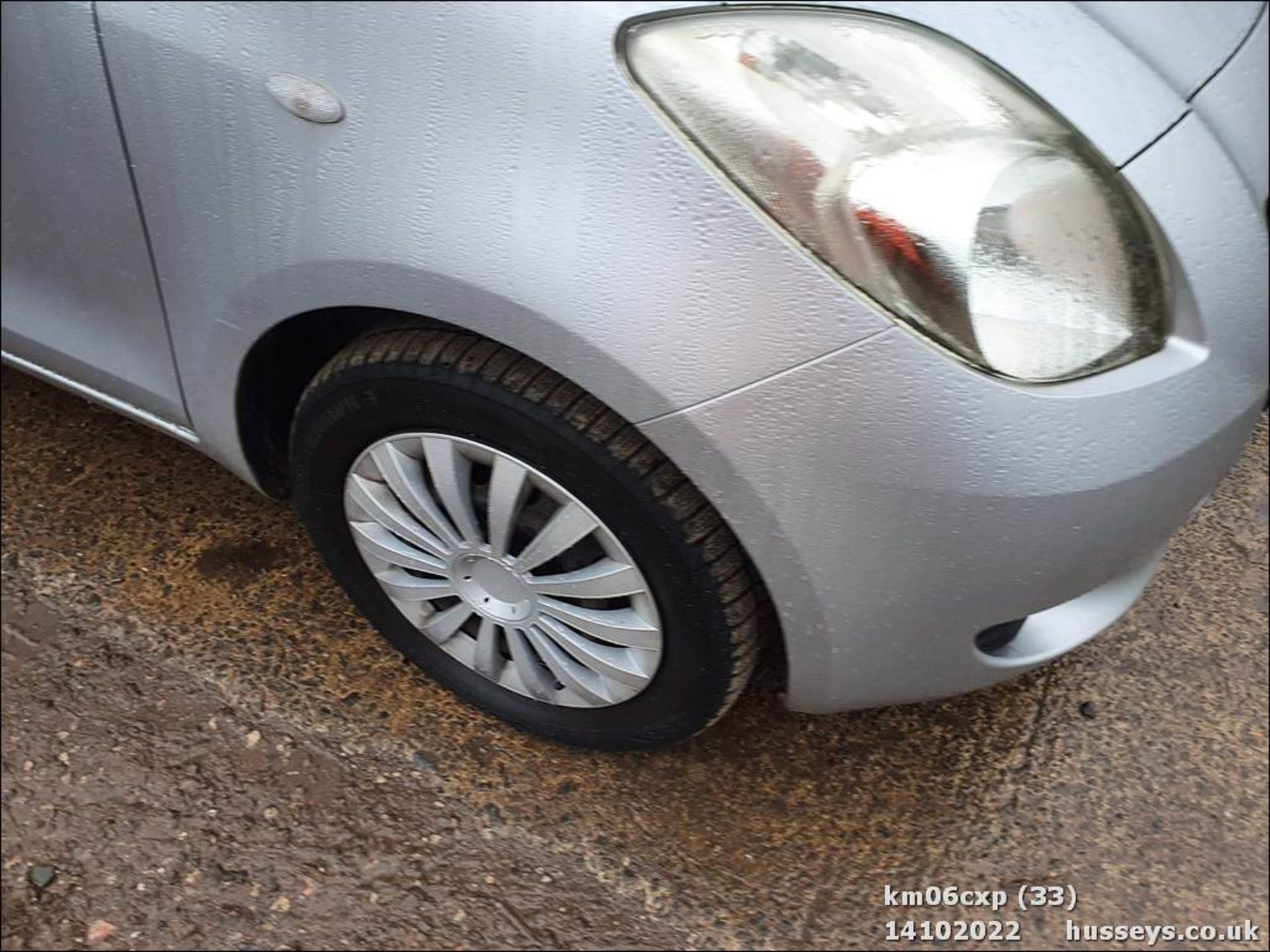 06/06 TOYOTA YARIS T2 - 998cc 5dr Hatchback (Silver, 73k) - Image 33 of 43