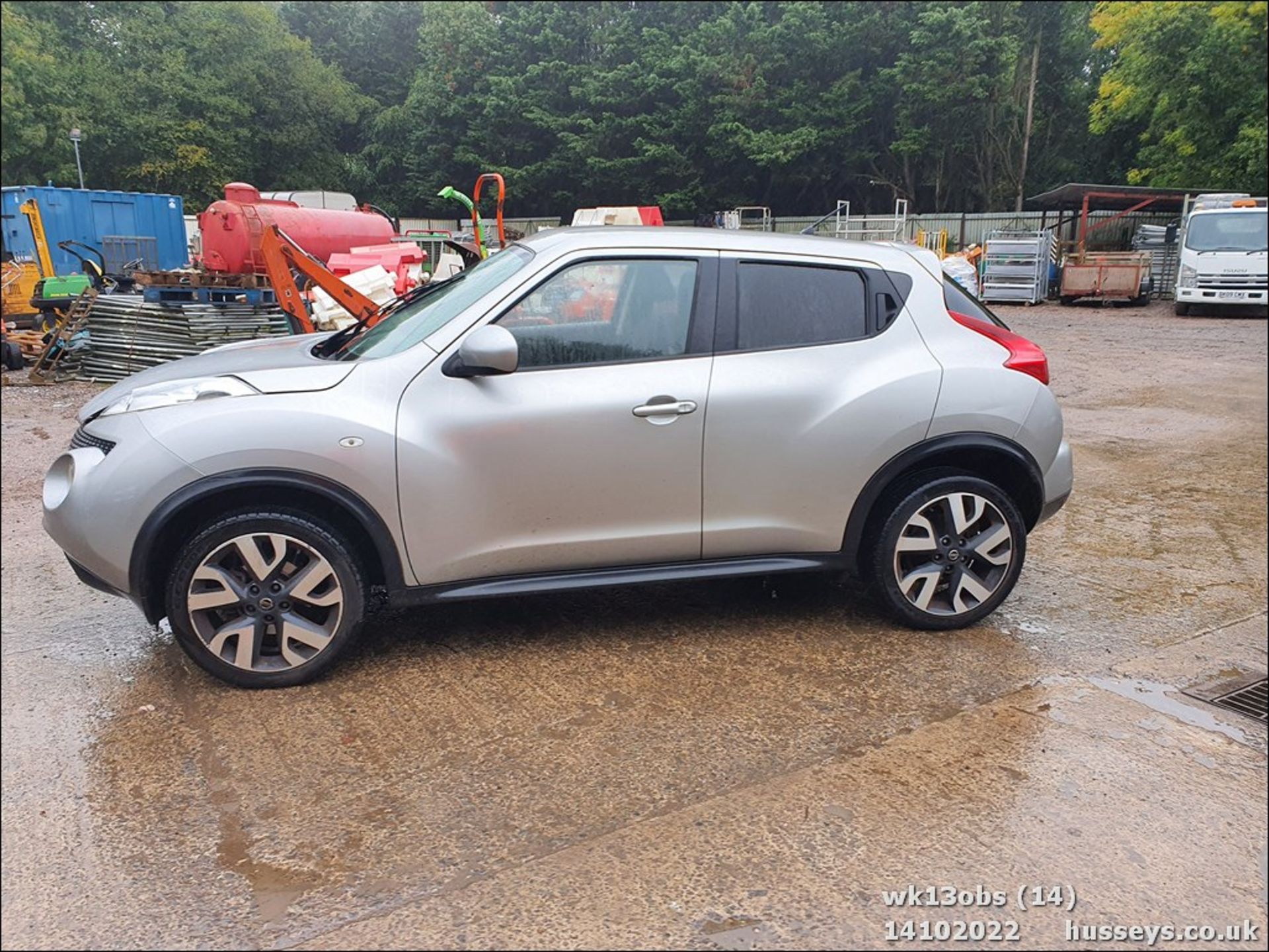 13/13 NISSAN JUKE ACENTA PREMIUM CVT - 1598cc 5dr Hatchback (Silver, 66k) - Image 14 of 42