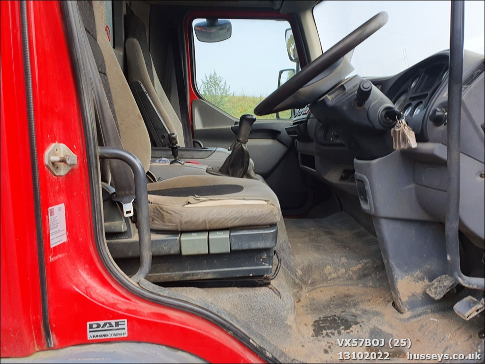 08/57 DAF TRUCKS LF - 4500cc SKIP LORRY 2dr (Red/yellow, 177k) - Image 25 of 25