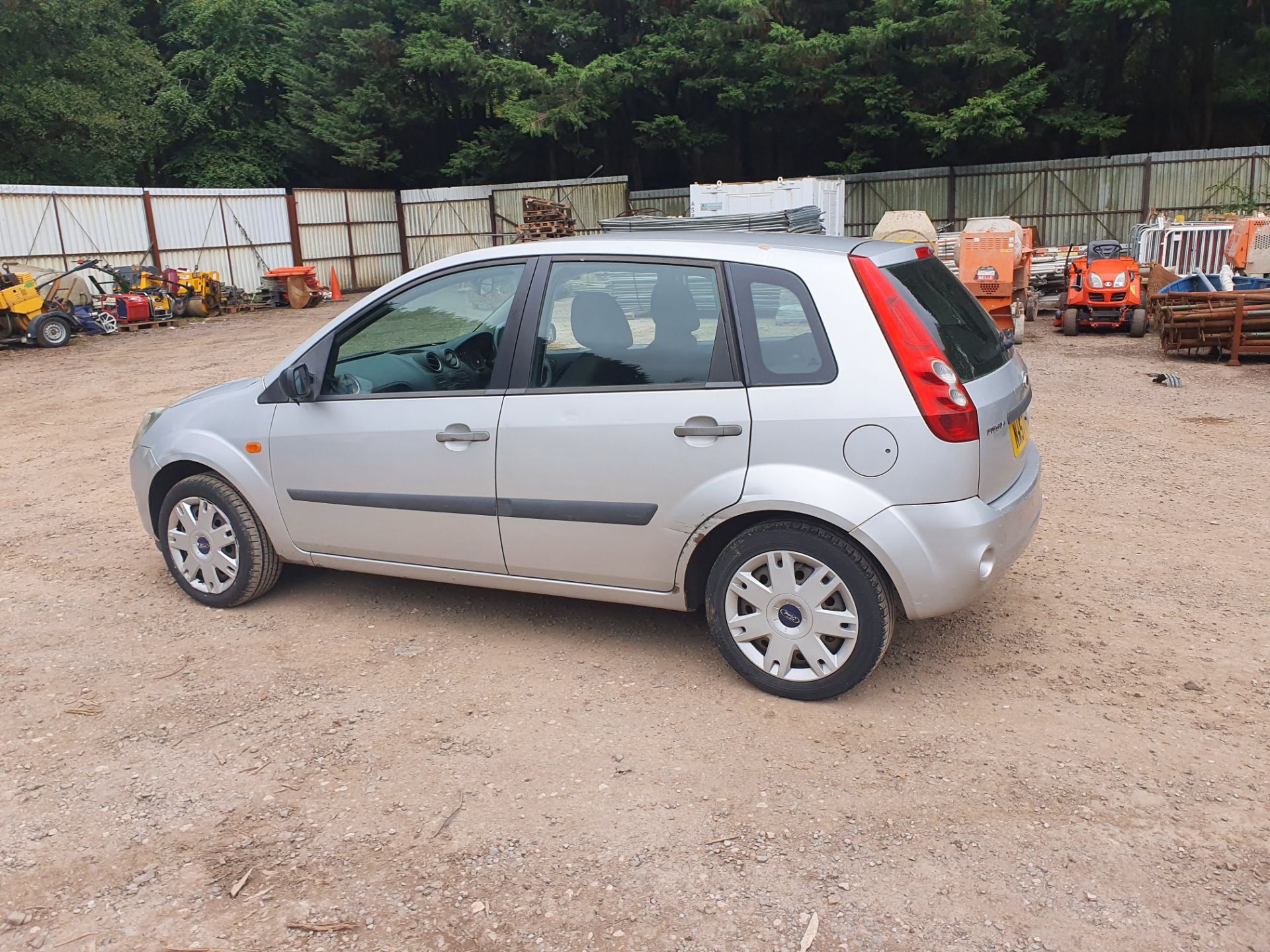 07/57 FORD FIESTA STYLE TDCI - 1399cc 5dr Hatchback (Silver) - Image 17 of 43