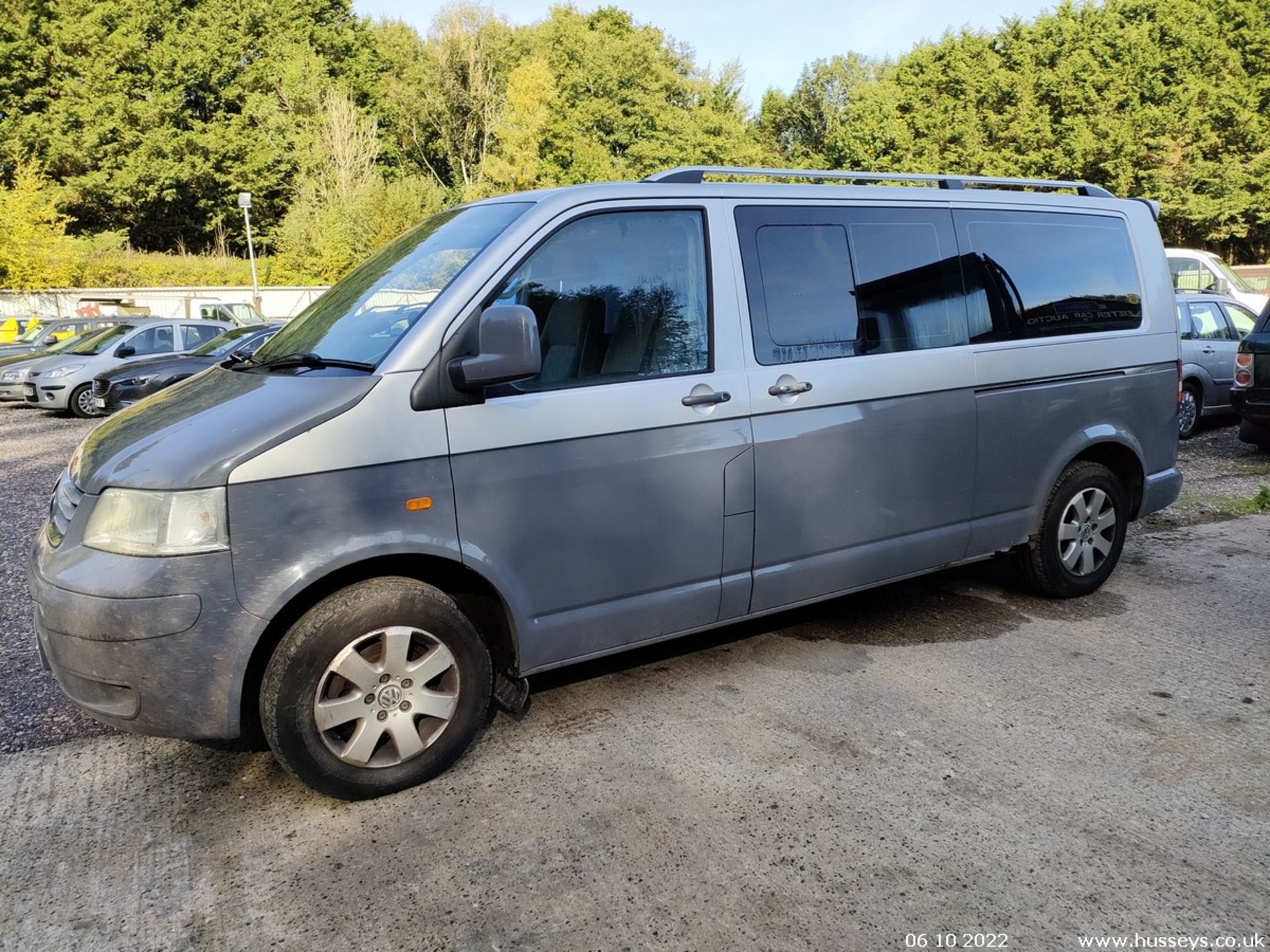 07/07 VOLKSWAGEN TRANSPORTER SHUT SE130 LWB A - 2460cc 5dr MPV (Silver) - Image 13 of 36