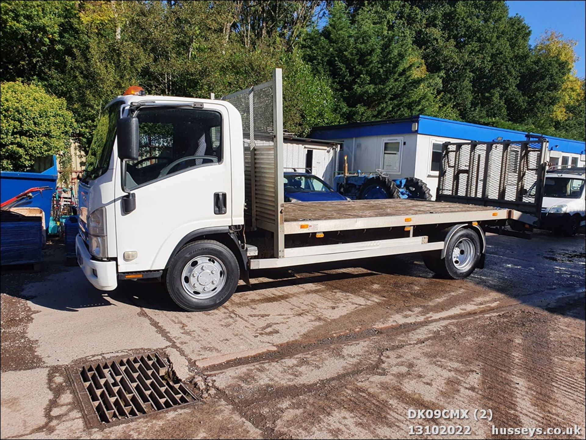 09/09 ISUZU TRUCKS NPR 70 - 2999cc 2dr Flat Bed (White) - Image 3 of 22