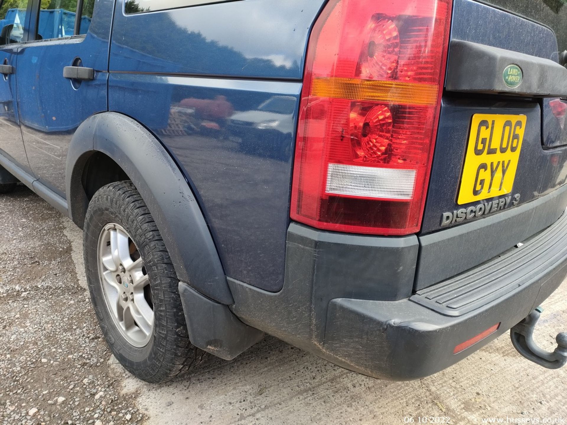 06/06 LAND ROVER DISCOVERY 3 TDV6 - 2720cc 5dr Estate (Blue, 115k) - Image 17 of 35