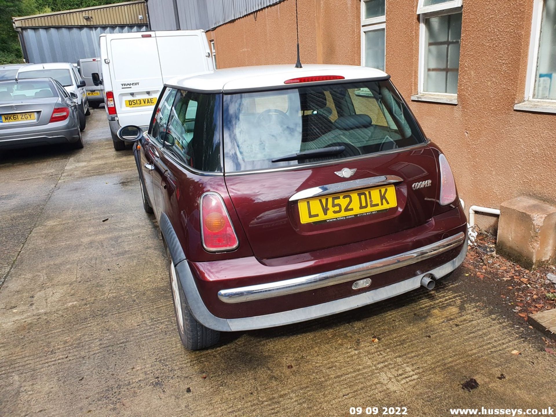 02/52 MINI MINI COOPER - 1598cc 3dr Hatchback (Red) - Image 10 of 24