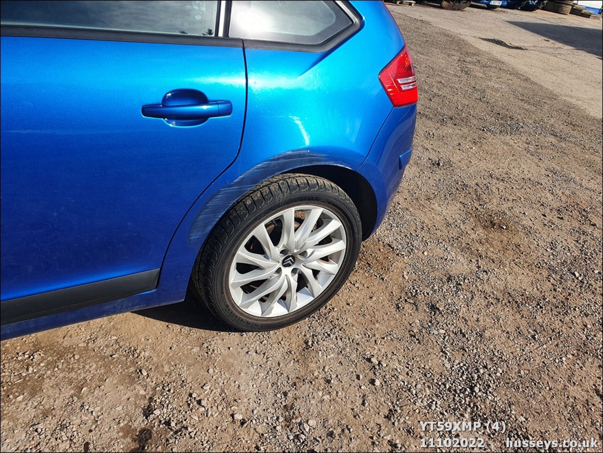 09/59 CITROEN C4 EXCLUSIVE 16V - 1598cc 5dr Hatchback (Blue) - Image 8 of 37