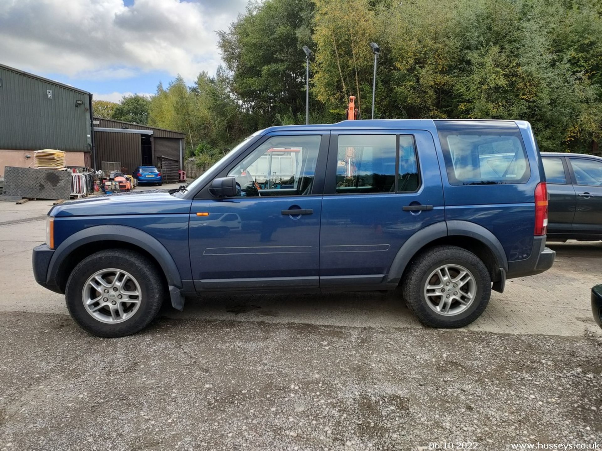 06/06 LAND ROVER DISCOVERY 3 TDV6 - 2720cc 5dr Estate (Blue, 115k) - Image 15 of 35