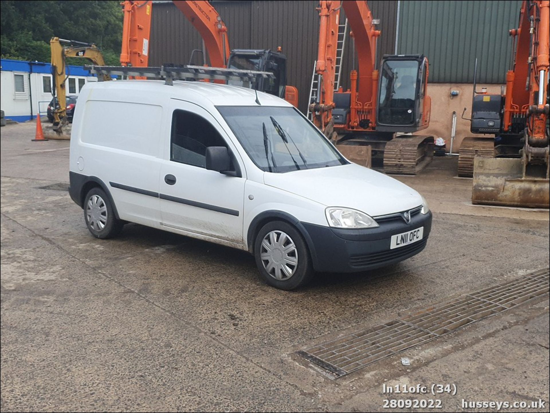 11/11 VAUXHALL COMBO 1700 CDTI 16V - 1686cc 5dr Van (White, 188k) - Image 34 of 34