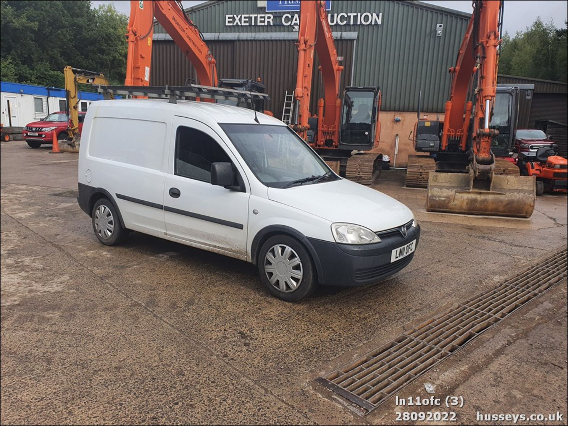 11/11 VAUXHALL COMBO 1700 CDTI 16V - 1686cc 5dr Van (White, 188k) - Image 3 of 34