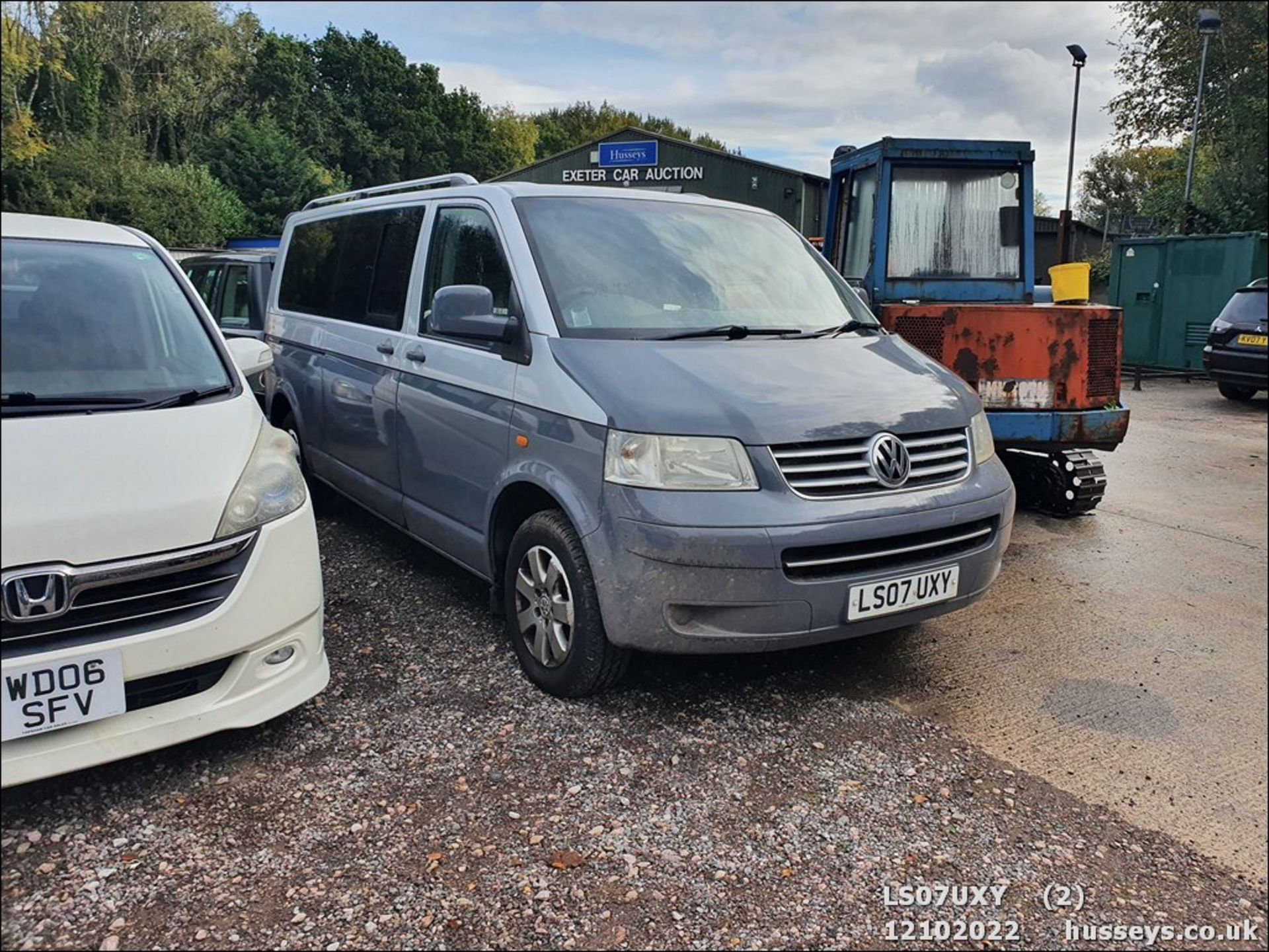 07/07 VOLKSWAGEN TRANSPORTER SHUT SE130 LWB A - 2460cc 5dr MPV (Silver) - Image 4 of 36