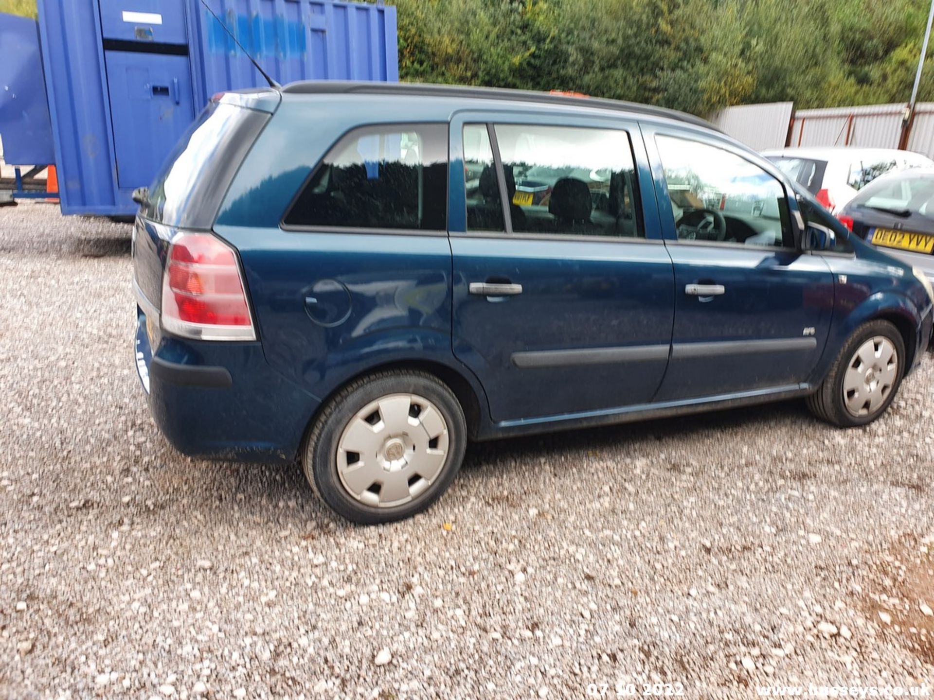 06/56 VAUXHALL ZAFIRA LIFE - 1598cc 5dr MPV (Turquoise, 104k) - Image 4 of 29