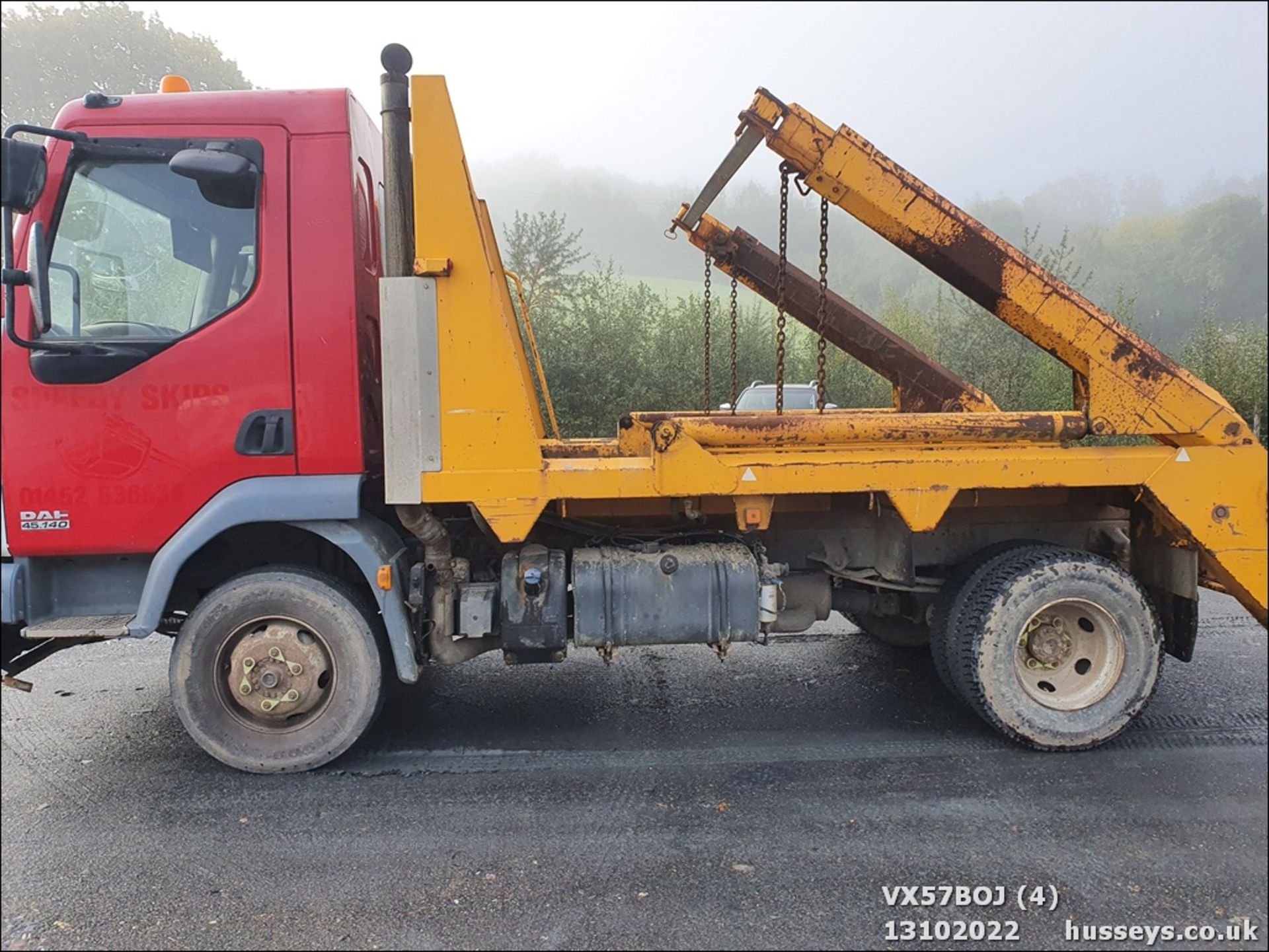 08/57 DAF TRUCKS LF - 4500cc SKIP LORRY 2dr (Red/yellow, 177k) - Image 4 of 25