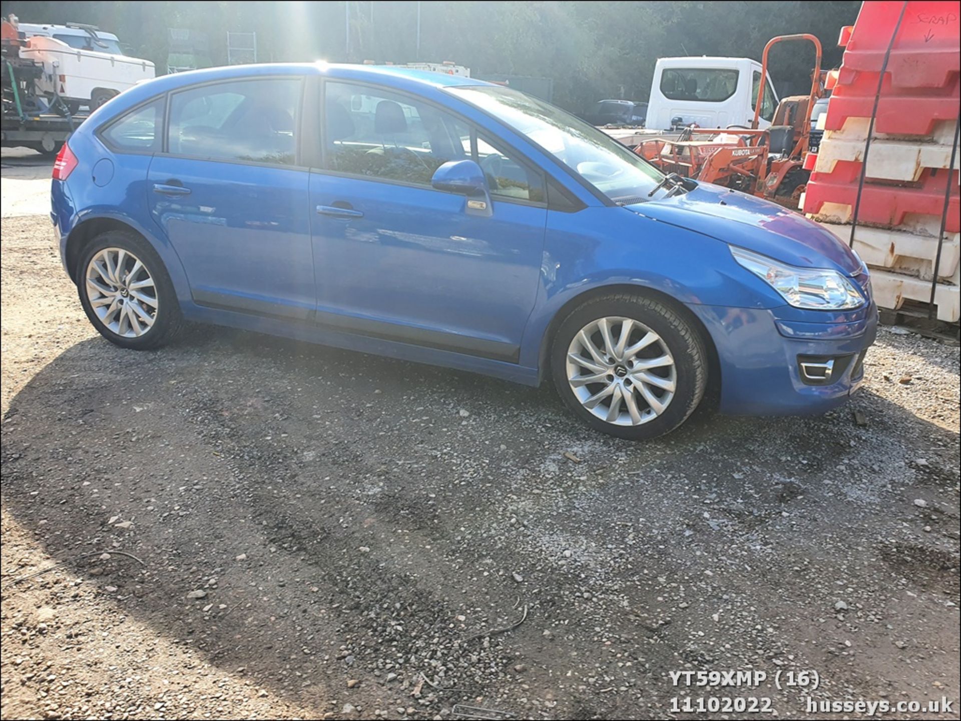 09/59 CITROEN C4 EXCLUSIVE 16V - 1598cc 5dr Hatchback (Blue) - Image 30 of 37
