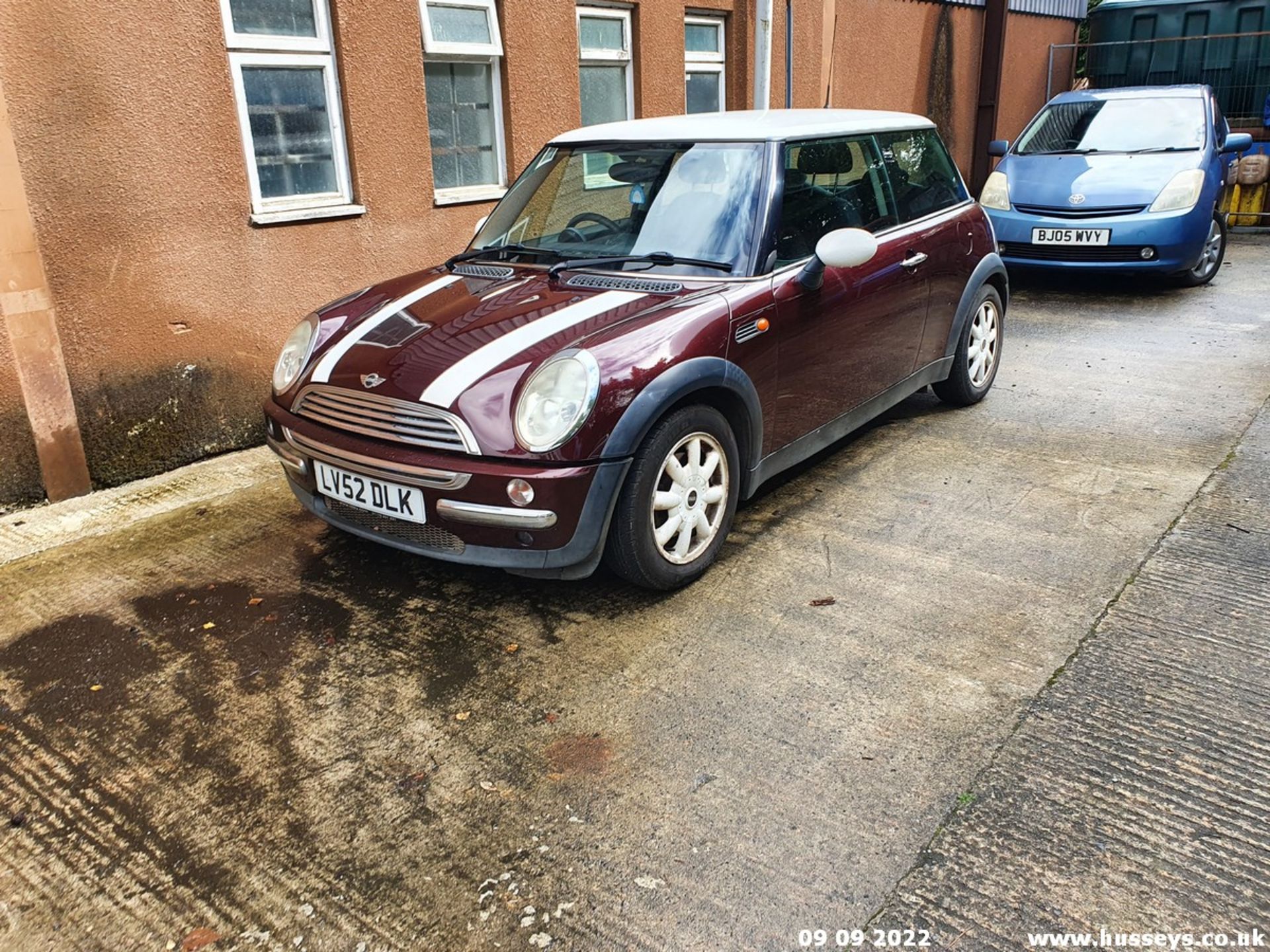 02/52 MINI MINI COOPER - 1598cc 3dr Hatchback (Red) - Image 3 of 24