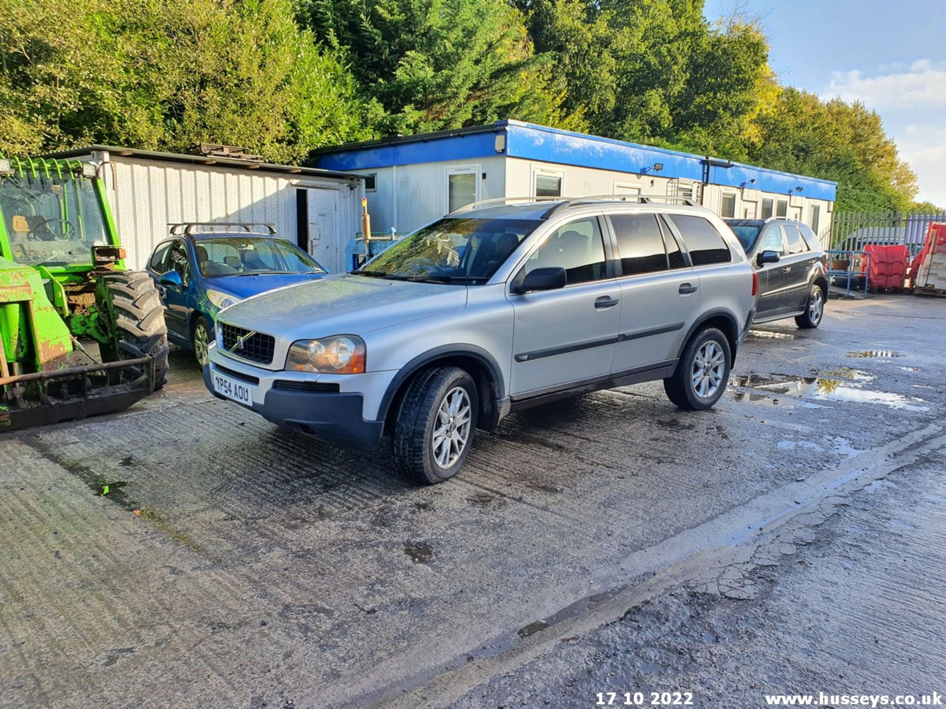 04/54 VOLVO XC 90 D5 SE AWD SEMI-AUTO - 2401cc 5dr Estate (Silver, 144k) - Image 3 of 34