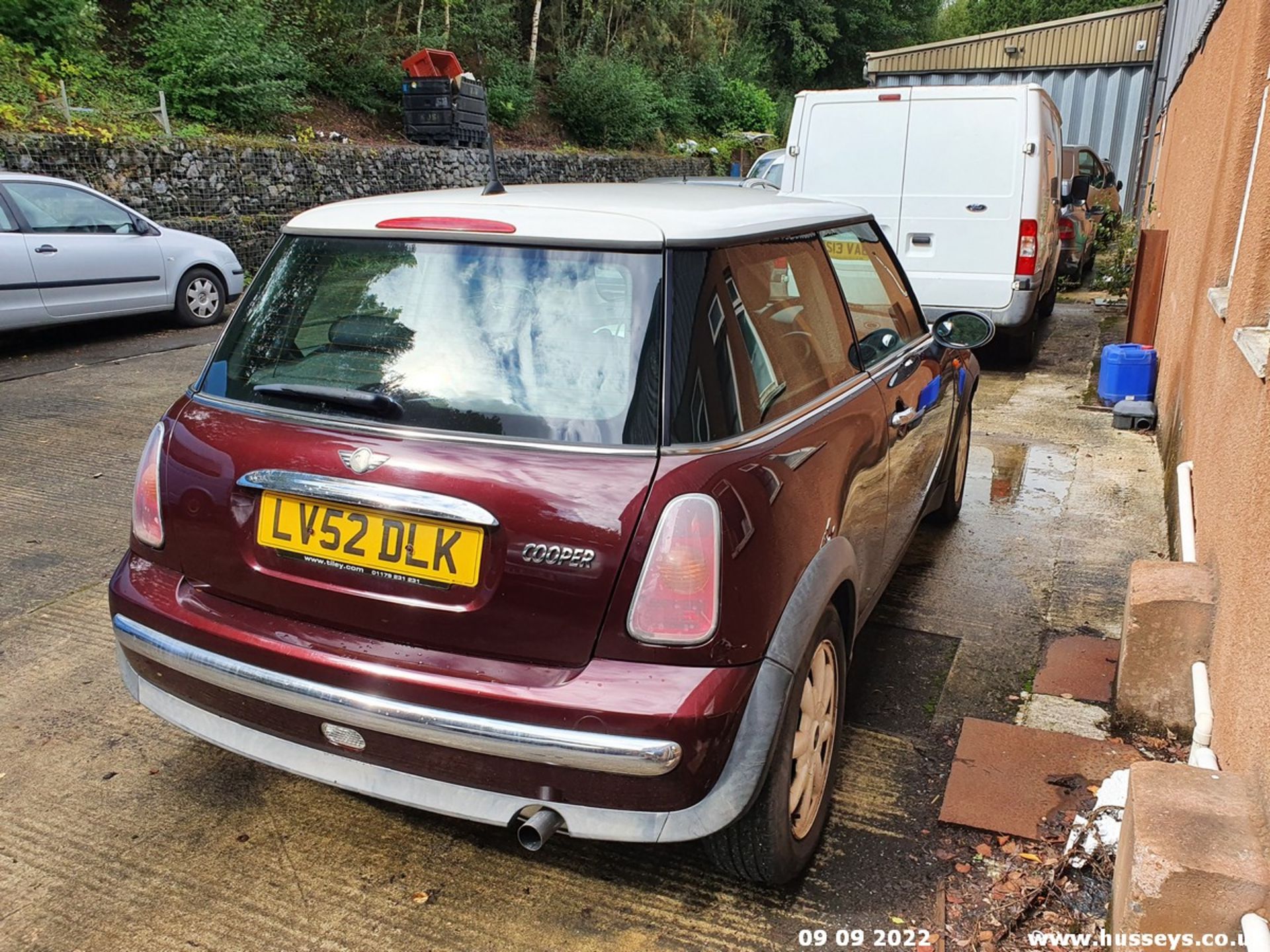 02/52 MINI MINI COOPER - 1598cc 3dr Hatchback (Red) - Image 11 of 24