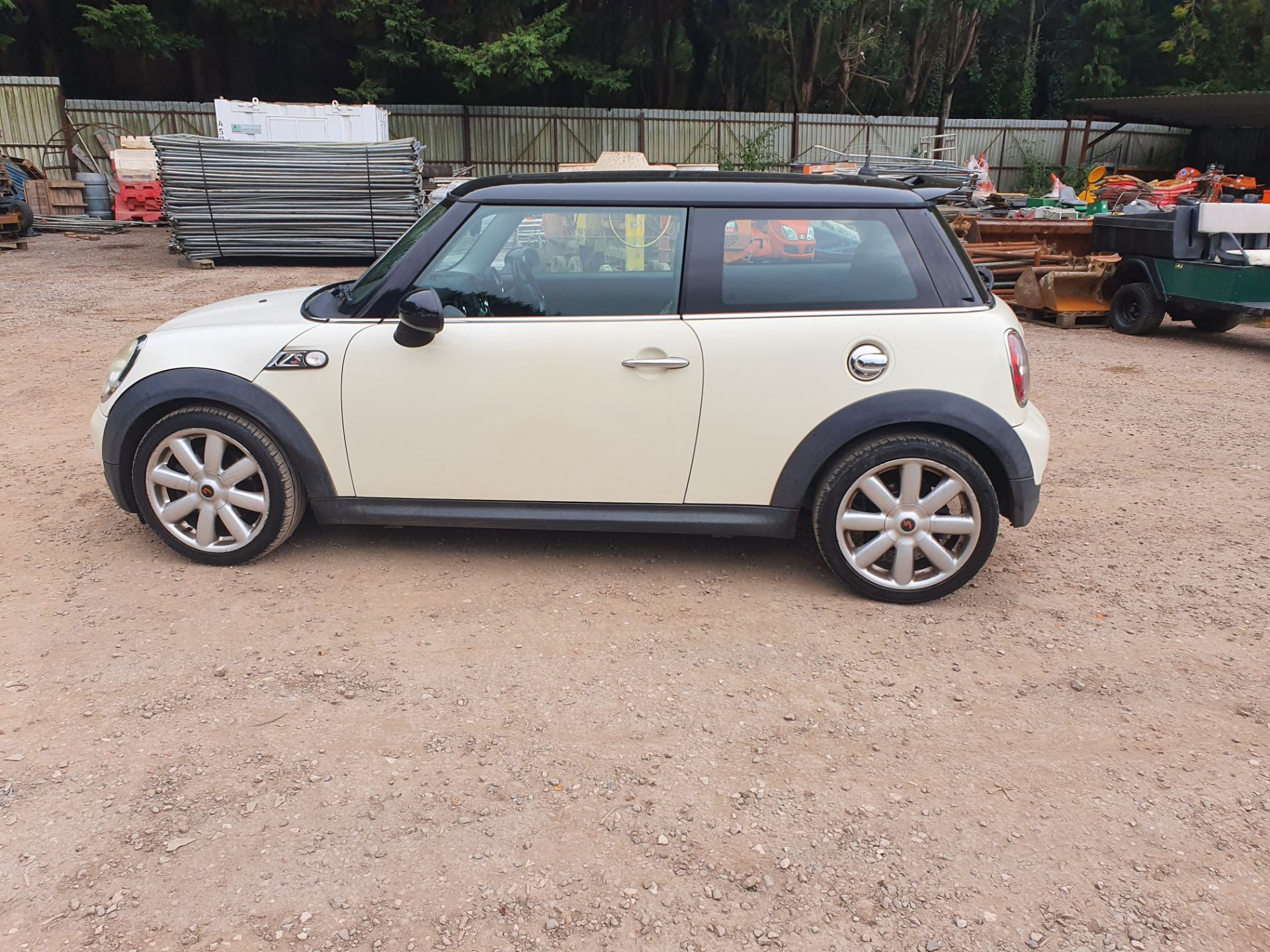 07/07 MINI COOPER S - 1598cc 3dr Hatchback (White, 95k) - Image 15 of 55