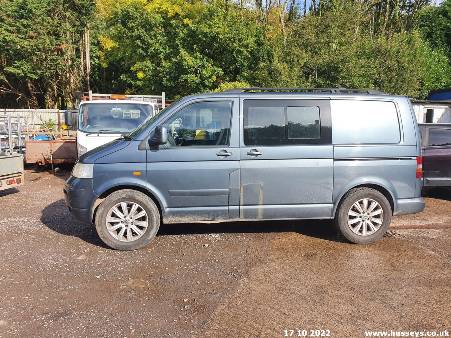 06/56 VOLKSWAGEN TRANSPORTER T28 130 TDI - 2460cc 5dr Van (Grey, 132k) - Image 6 of 37