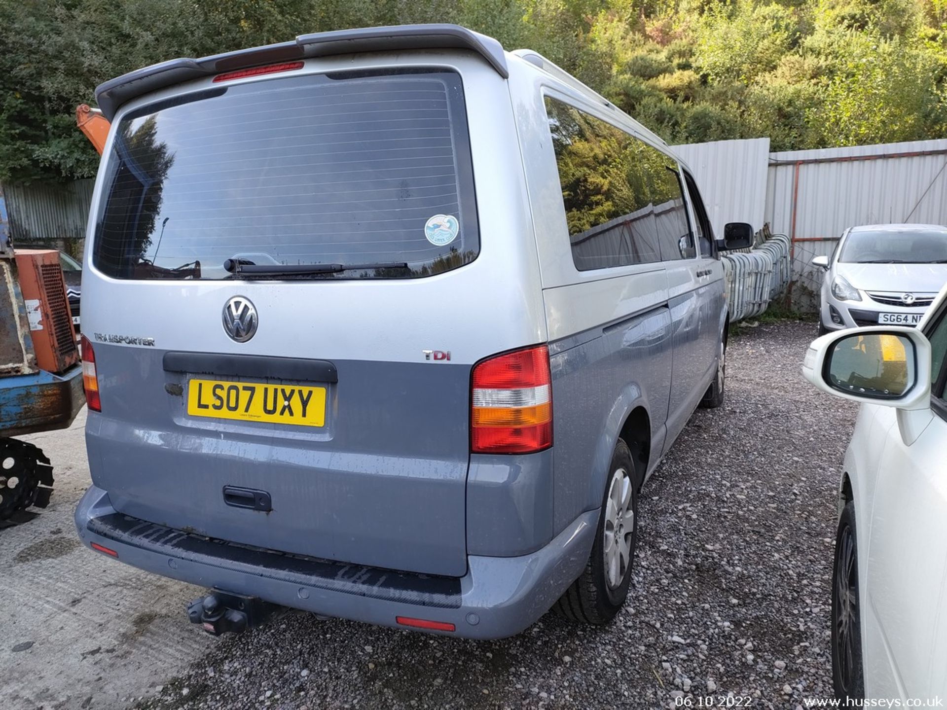 07/07 VOLKSWAGEN TRANSPORTER SHUT SE130 LWB A - 2460cc 5dr MPV (Silver) - Image 21 of 36