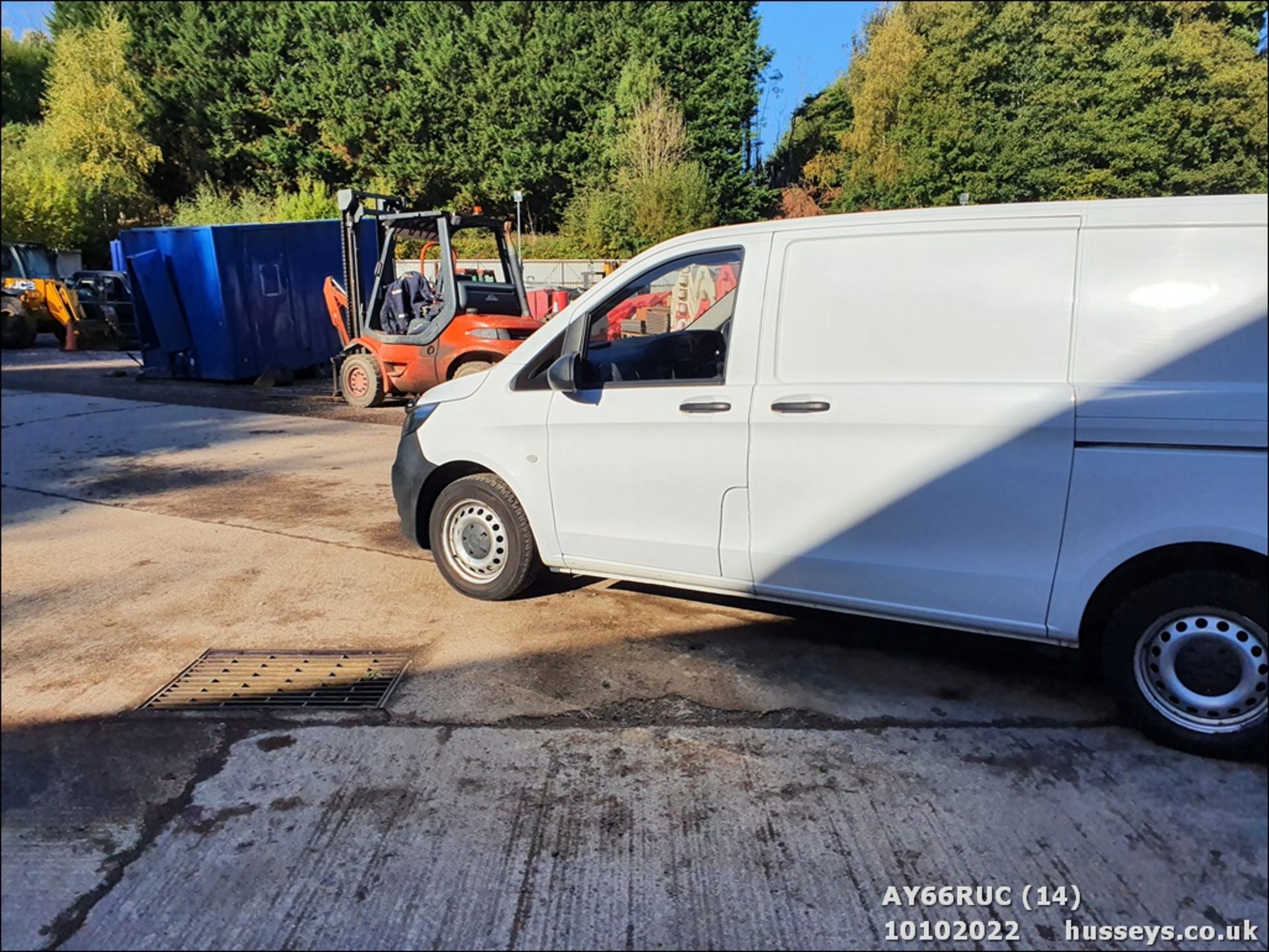 16/66 MERCEDES-BENZ VITO 111 CDI - 1598cc 6dr Van (White, 96k) - Image 14 of 31