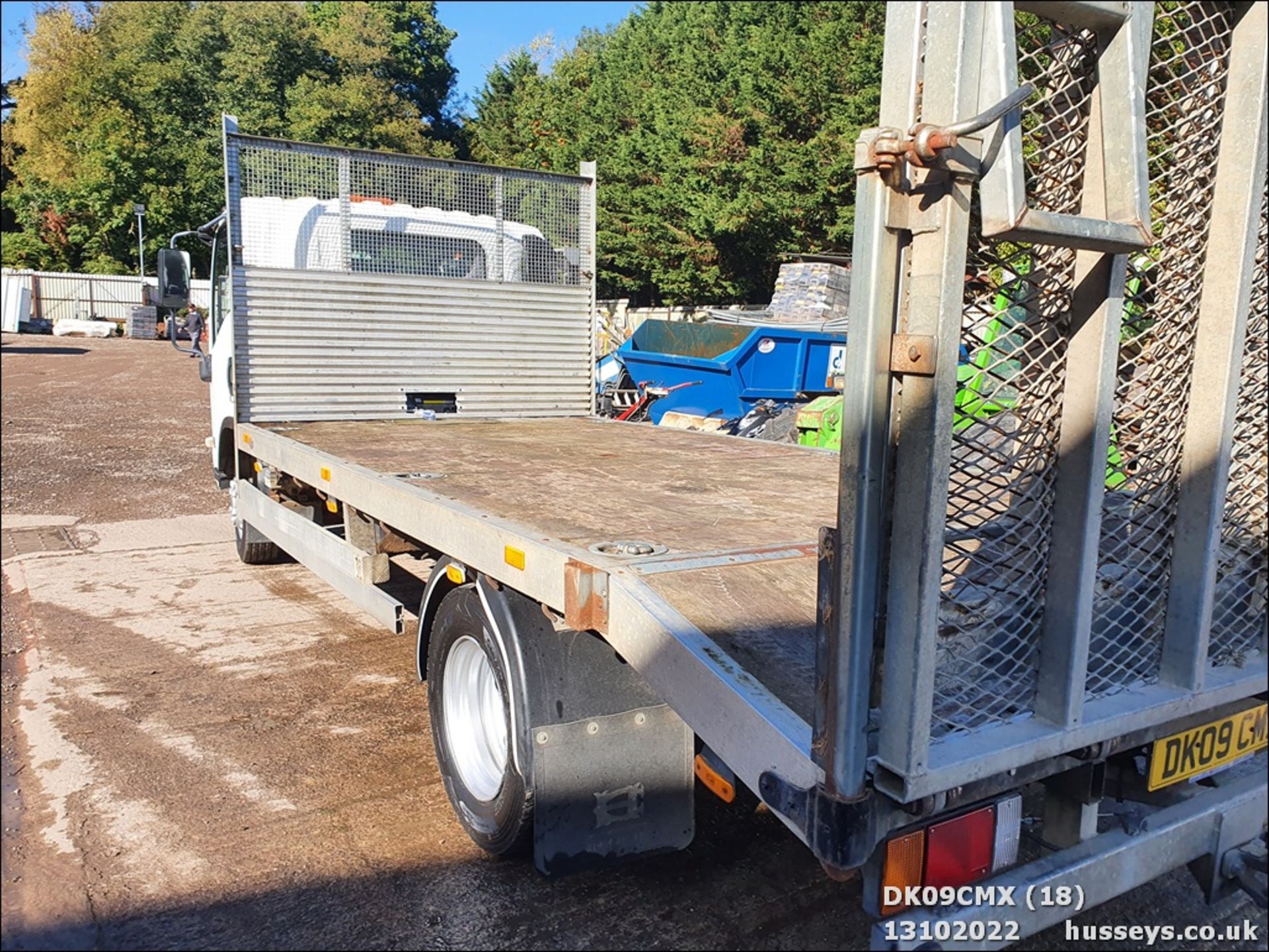 09/09 ISUZU TRUCKS NPR 70 - 2999cc 2dr Flat Bed (White) - Image 18 of 22