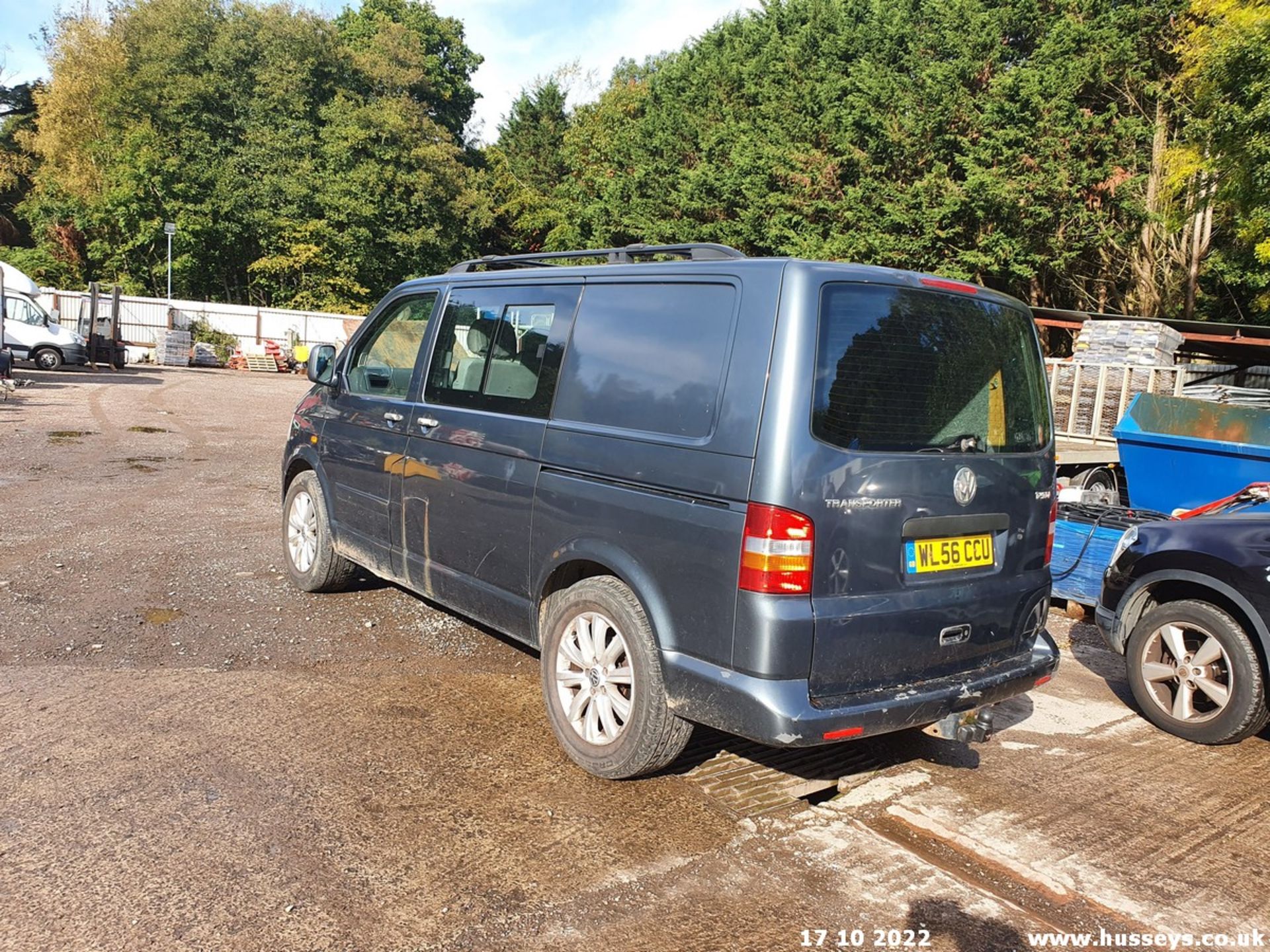 06/56 VOLKSWAGEN TRANSPORTER T28 130 TDI - 2460cc 5dr Van (Grey, 132k) - Image 2 of 37