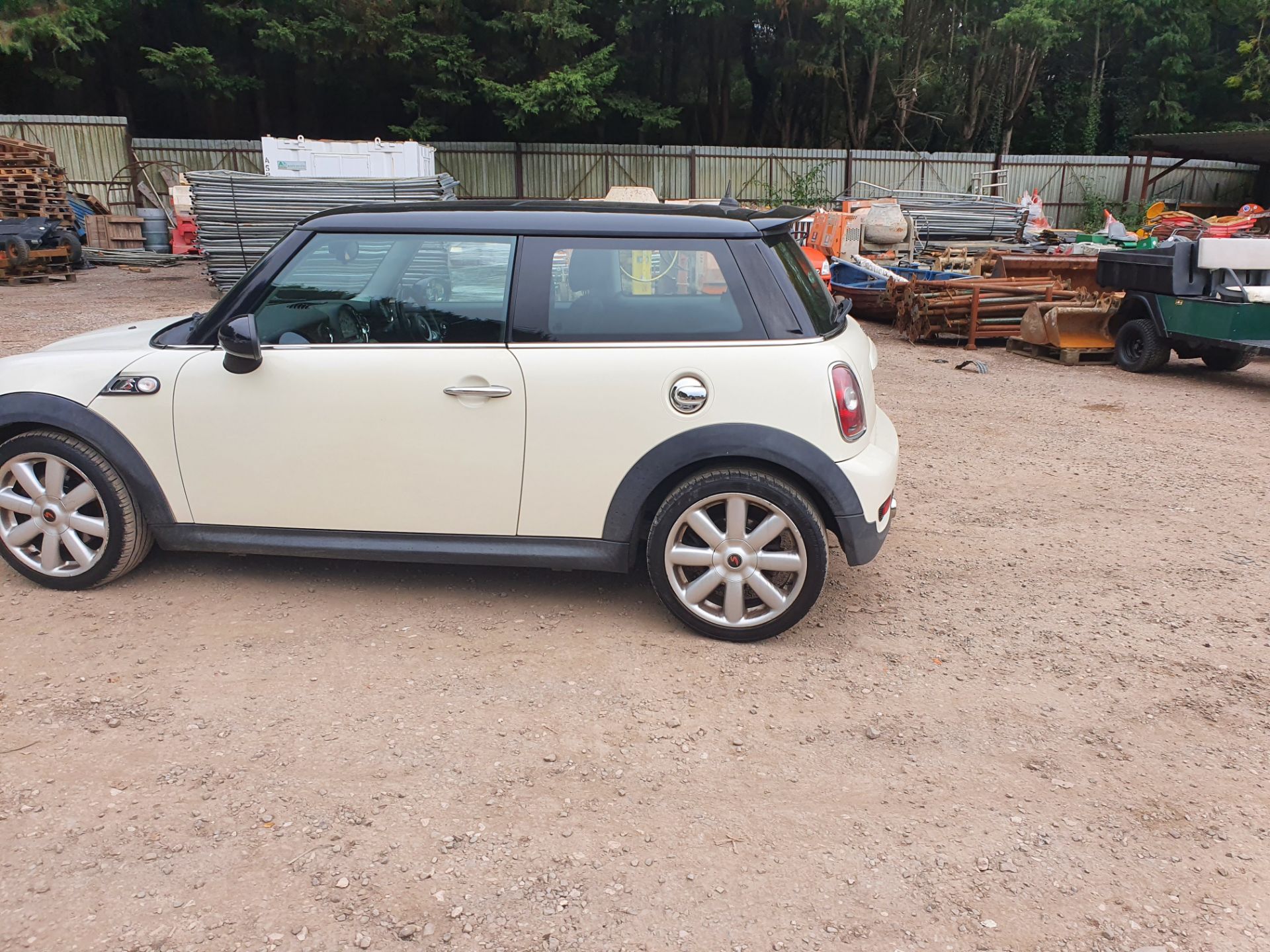 07/07 MINI COOPER S - 1598cc 3dr Hatchback (White, 95k) - Image 16 of 55