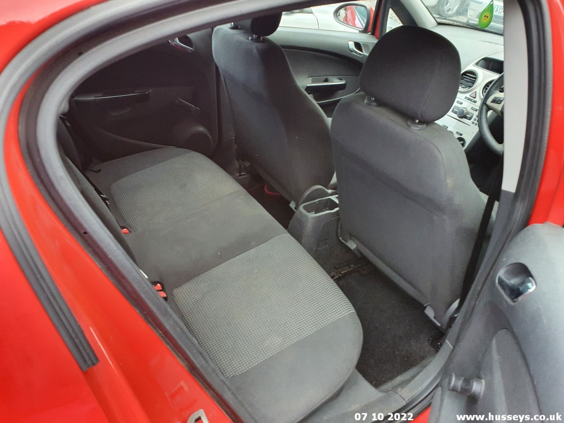 08/08 VAUXHALL CORSA BREEZE - 1229cc 5dr Hatchback (Red, 70k) - Image 18 of 27