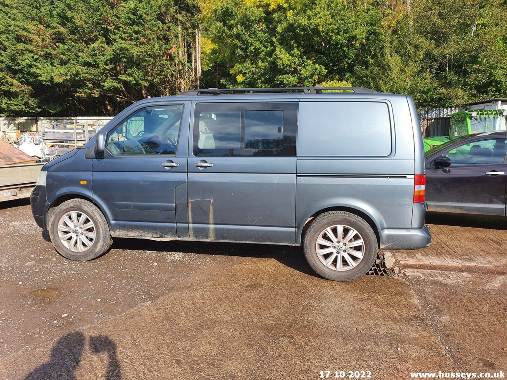 06/56 VOLKSWAGEN TRANSPORTER T28 130 TDI - 2460cc 5dr Van (Grey, 132k) - Image 8 of 37