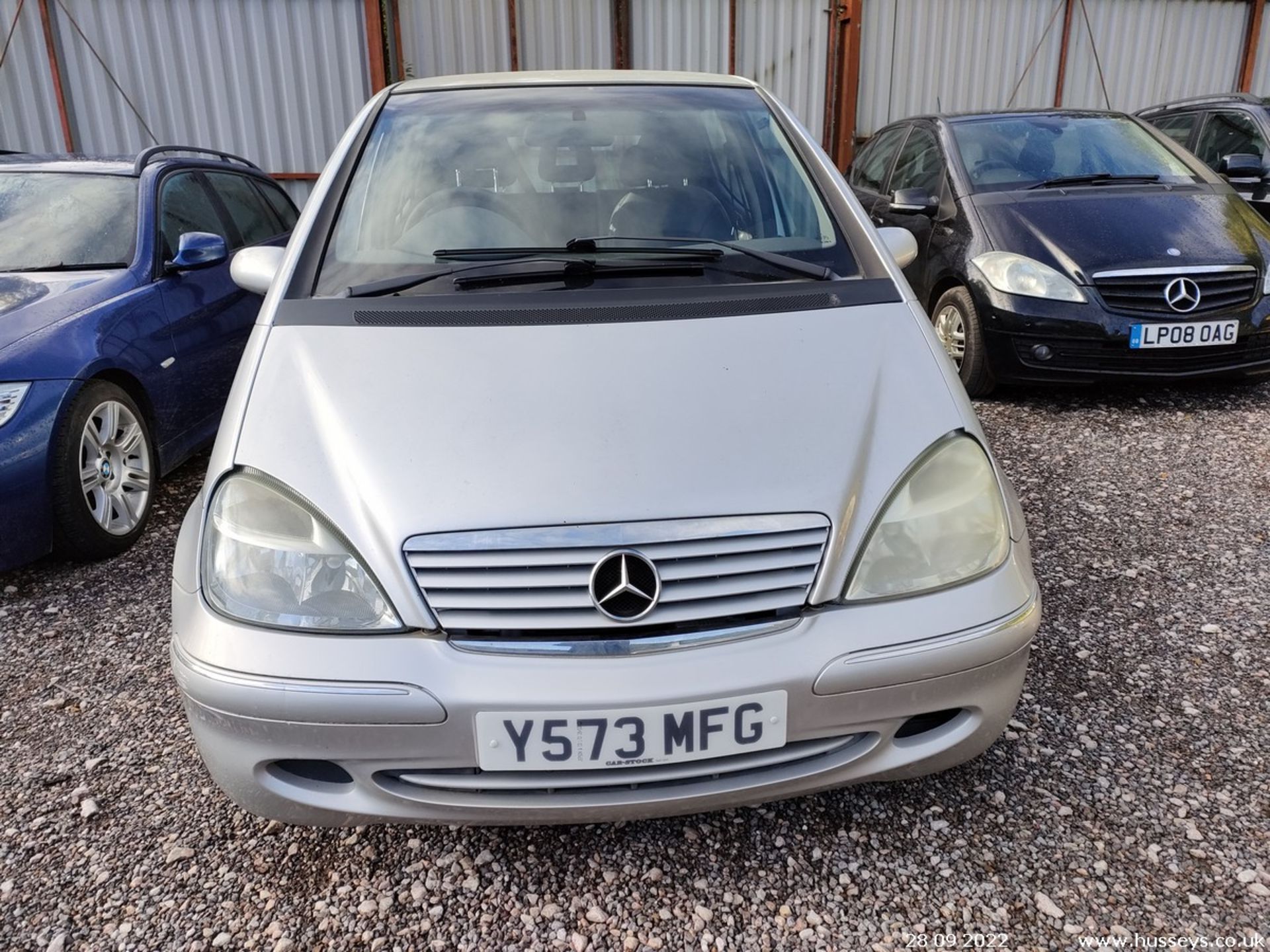 2001 MERCEDES A160 AVANTGARDE AUTO - 1598cc 5dr Hatchback (Silver) - Image 3 of 22