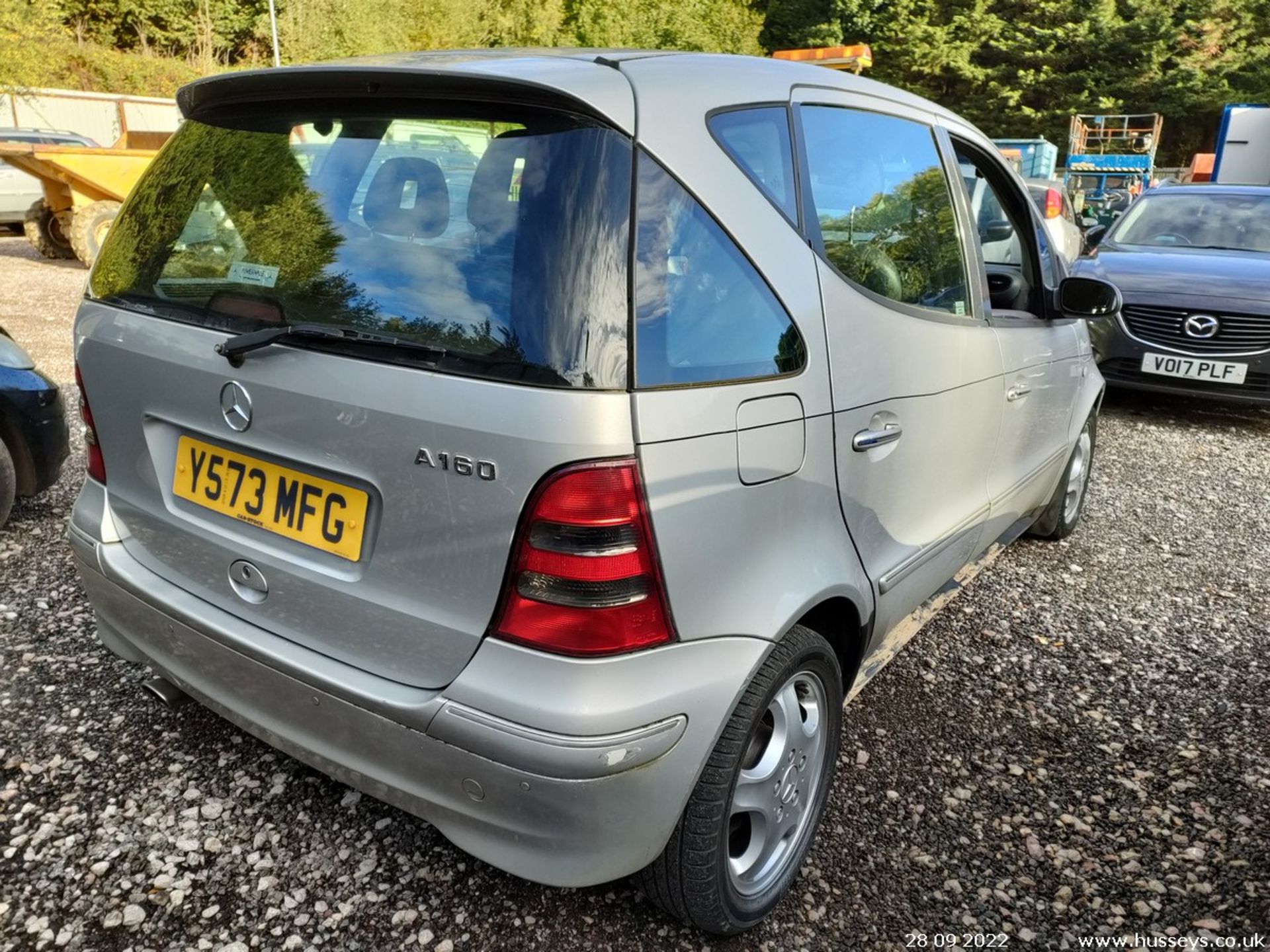 2001 MERCEDES A160 AVANTGARDE AUTO - 1598cc 5dr Hatchback (Silver) - Image 13 of 22