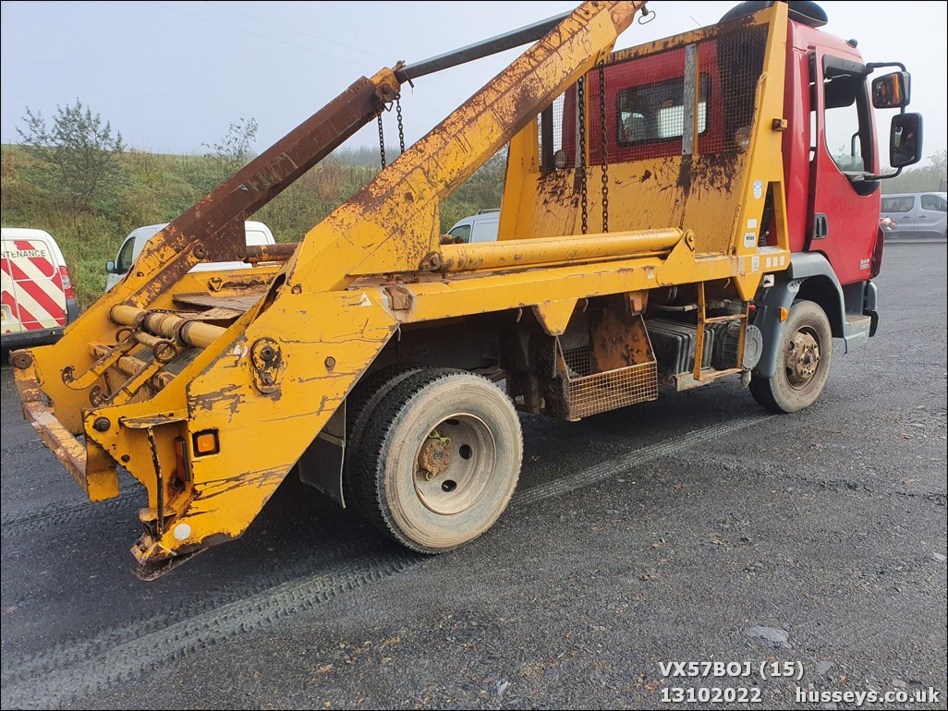 08/57 DAF TRUCKS LF - 4500cc SKIP LORRY 2dr (Red/yellow, 177k) - Image 15 of 25