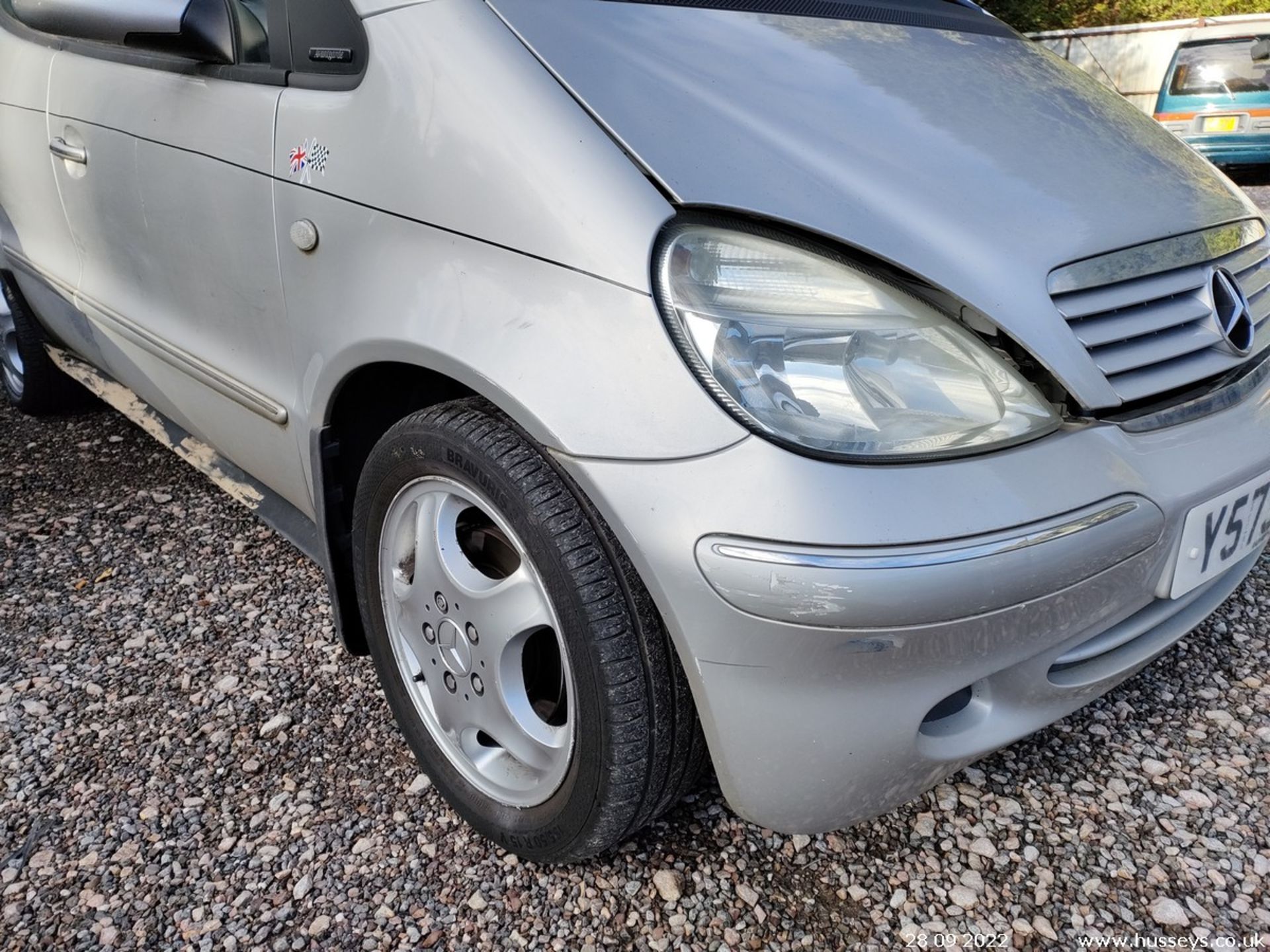 2001 MERCEDES A160 AVANTGARDE AUTO - 1598cc 5dr Hatchback (Silver) - Image 2 of 22