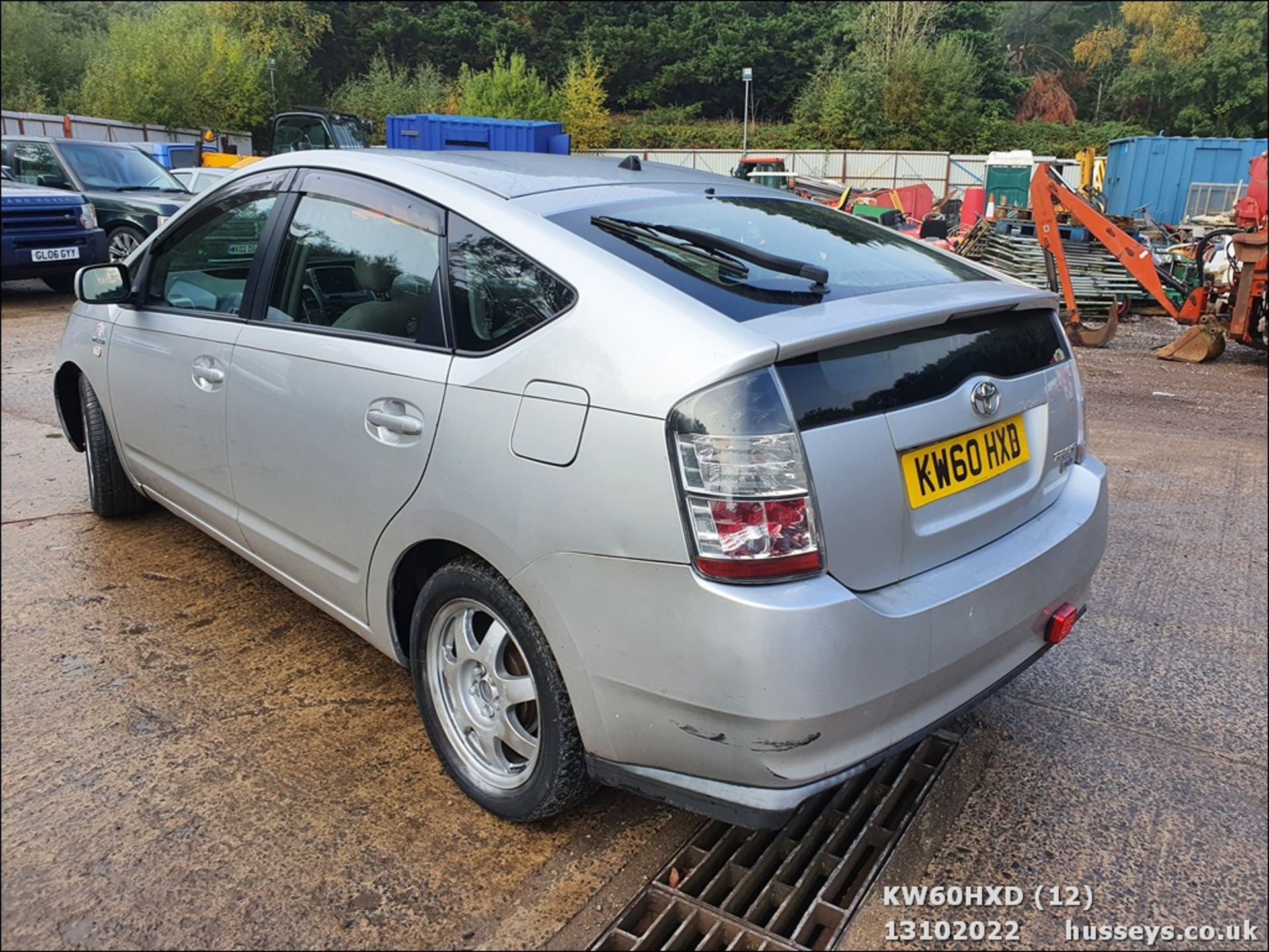 16/60 TOYOTA HYBRID ELEC - 1496cc 5dr Hatchback (Silver) - Image 12 of 31