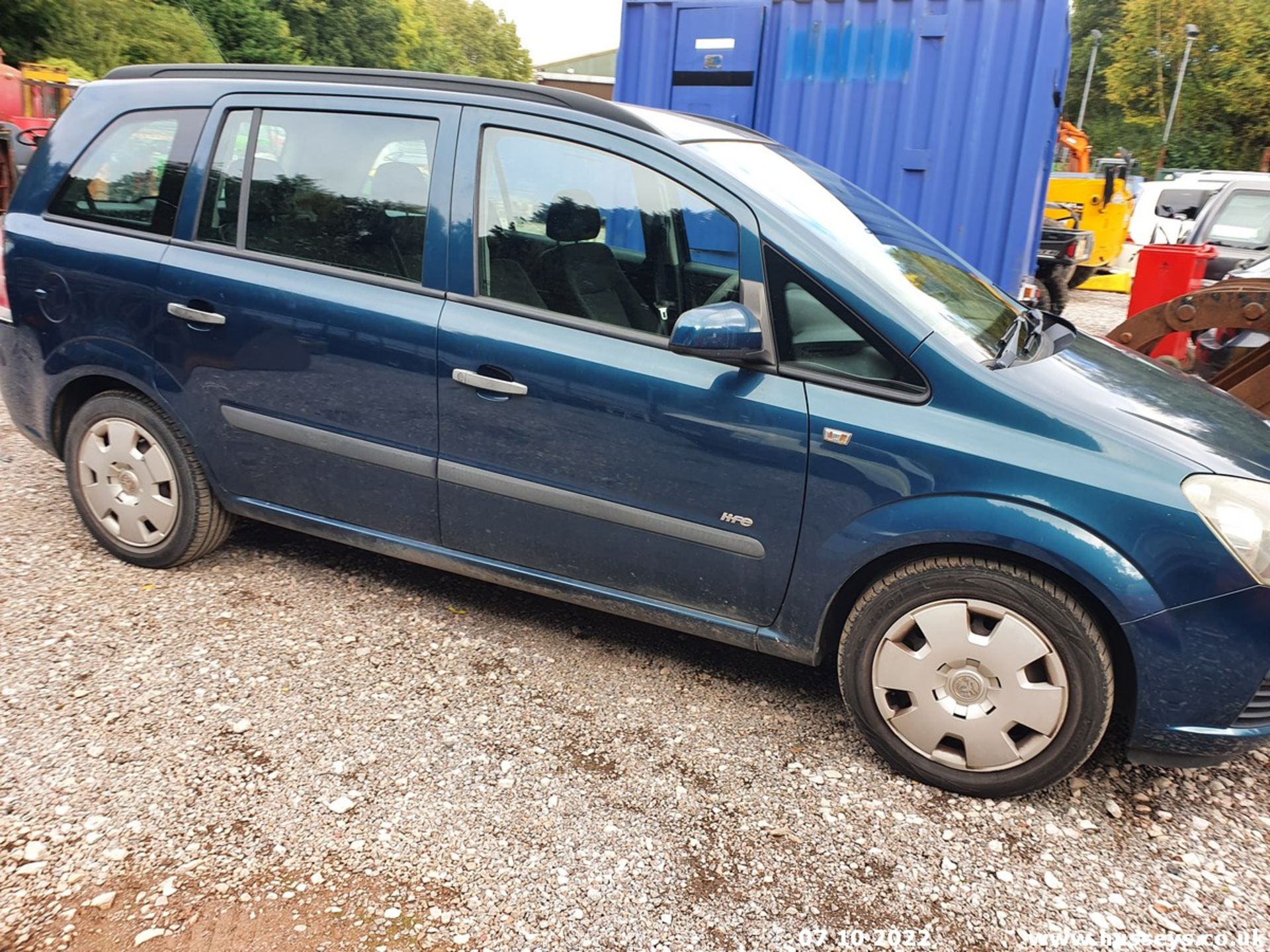 06/56 VAUXHALL ZAFIRA LIFE - 1598cc 5dr MPV (Turquoise, 104k) - Image 2 of 29