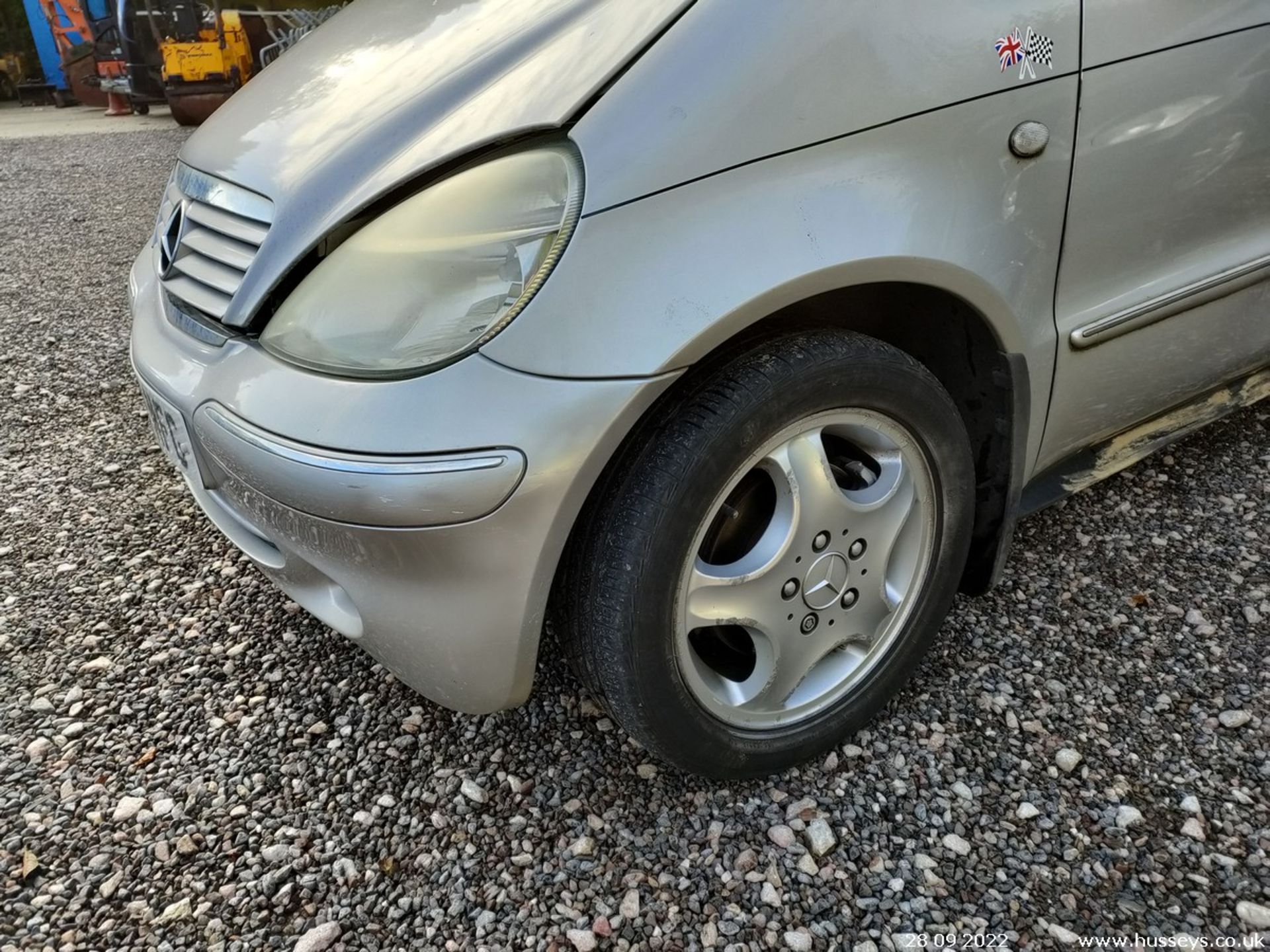 2001 MERCEDES A160 AVANTGARDE AUTO - 1598cc 5dr Hatchback (Silver) - Image 5 of 22