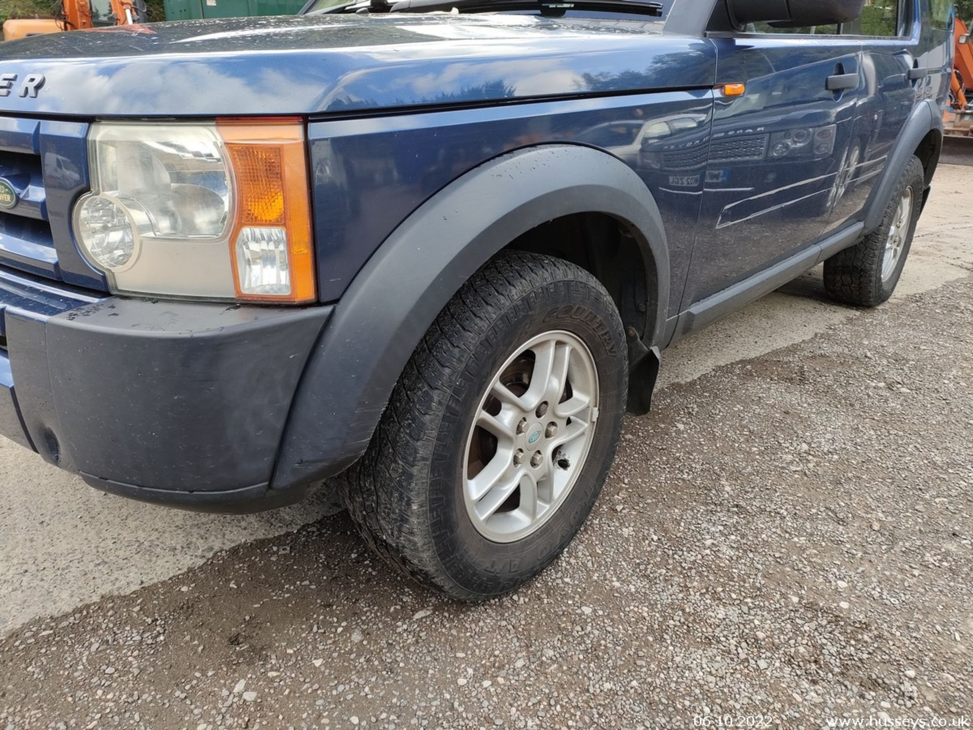 06/06 LAND ROVER DISCOVERY 3 TDV6 - 2720cc 5dr Estate (Blue, 115k) - Image 13 of 35